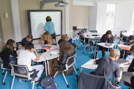 Hành trang tân sinh viên – những bài học ý nghĩa