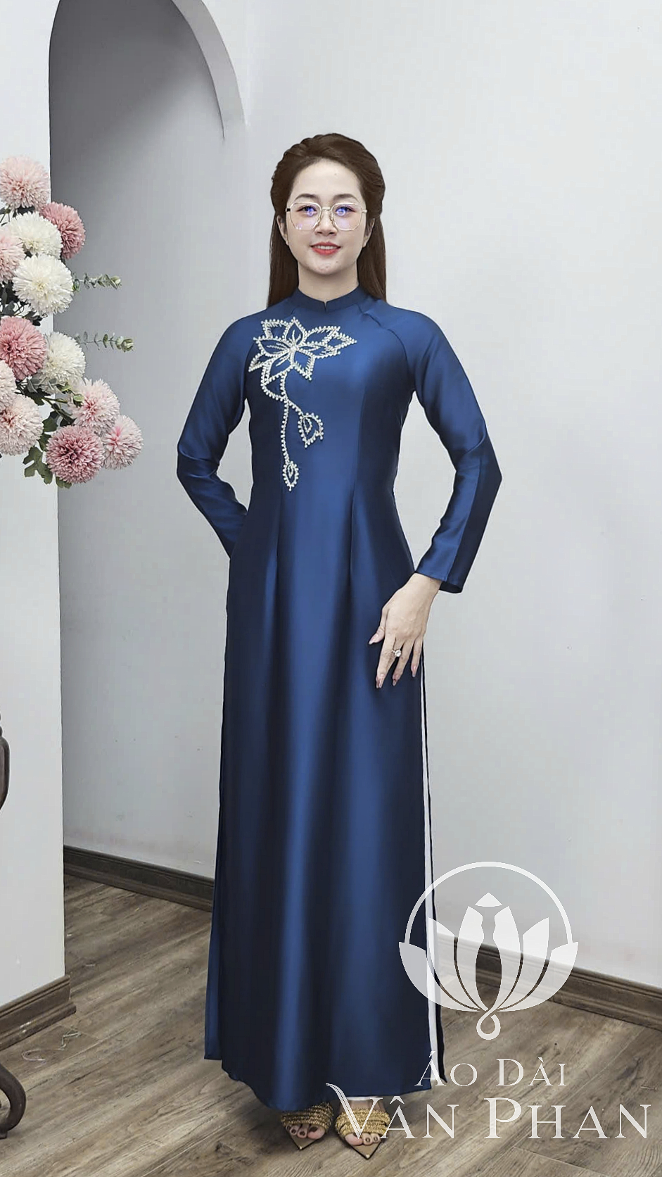 T471 áo dài cổ 2p tay dài lụa tô châu xanh cổ vịt đính hoa 350kA3136 áo dài cổ khít tay dài mụ dubai màu đỏ hoa phong lan