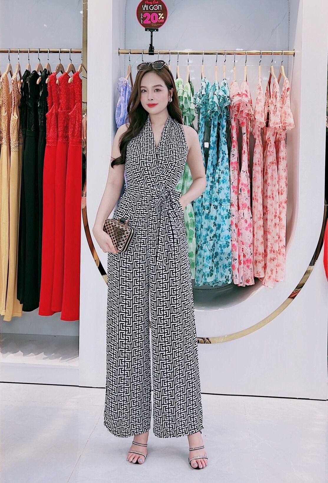 Jumpsuit thiết kế kiểu cổ yếm cột eo cá tính_thumbnail_19