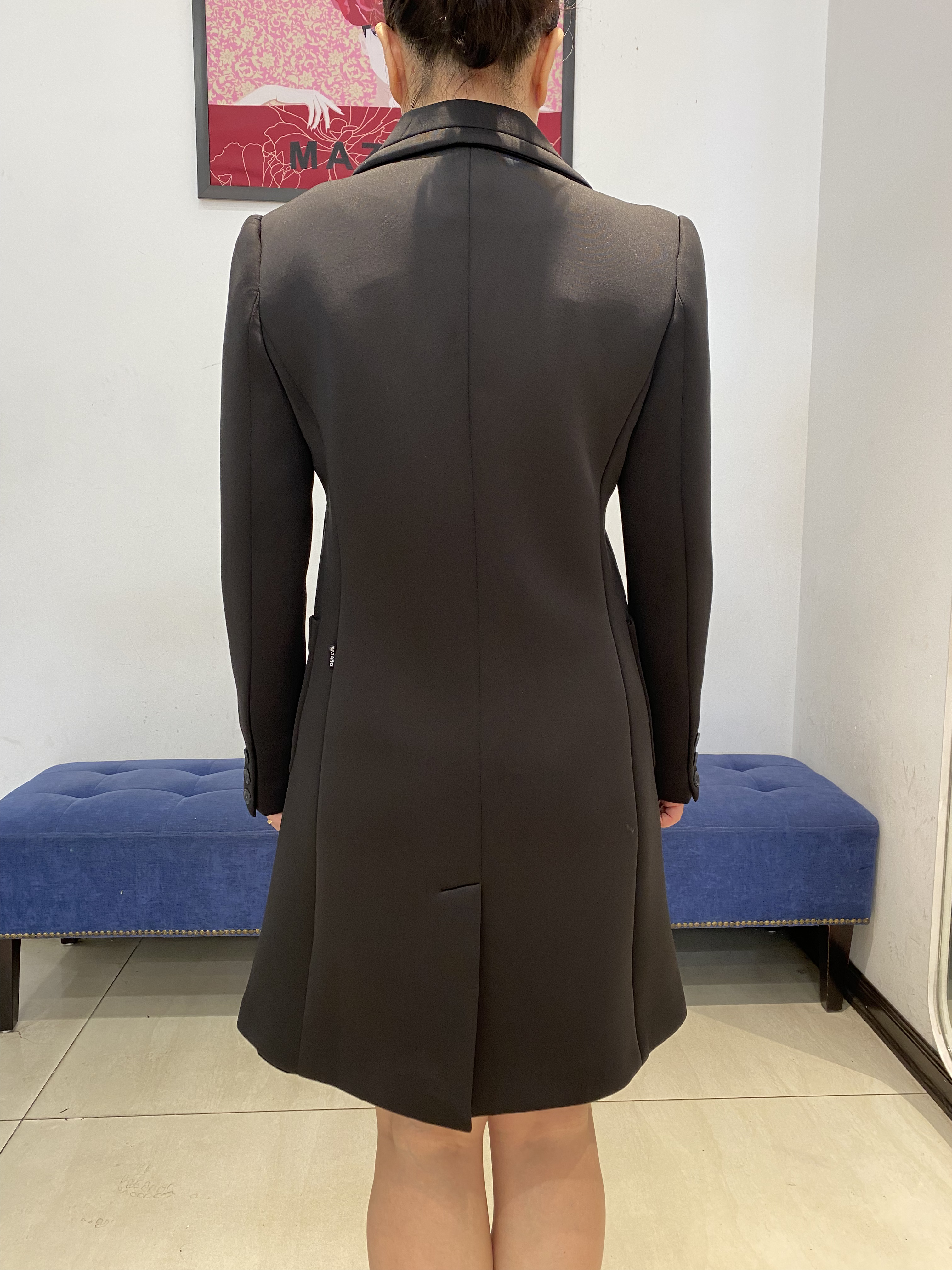 Áo Măng tô vải dạ Yumi cổ V màu đen_thumbnail_3