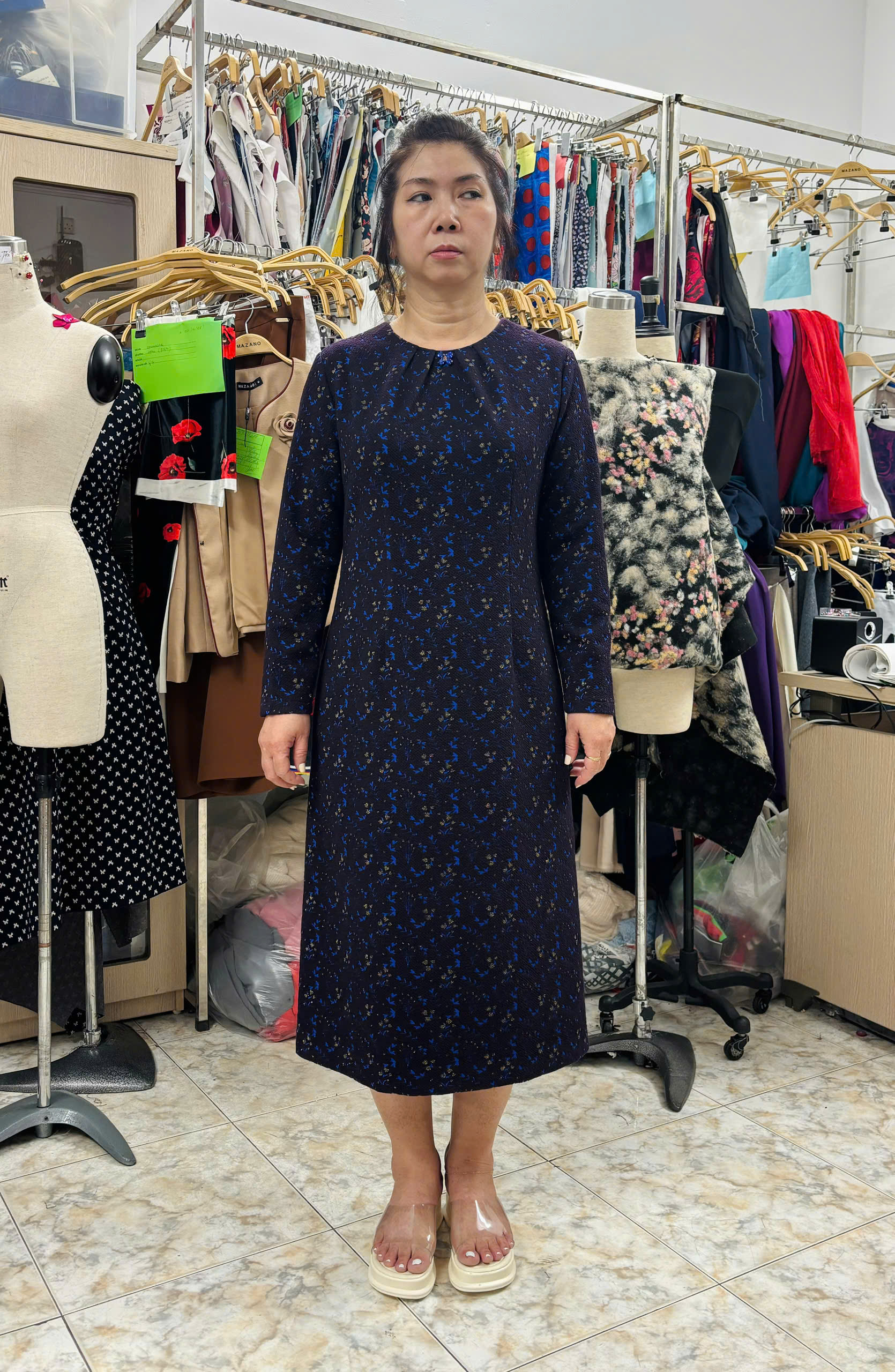 Váy Đầm Suông Vải len giả ren Hoạ tiết hoa văn ren chìm Cổ tròn cao Đính dây ren cườm Tay dài Dài ngang bắp chân