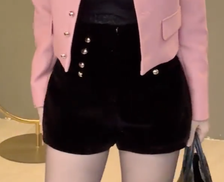 Quần Short Nhung Cúc Đồng