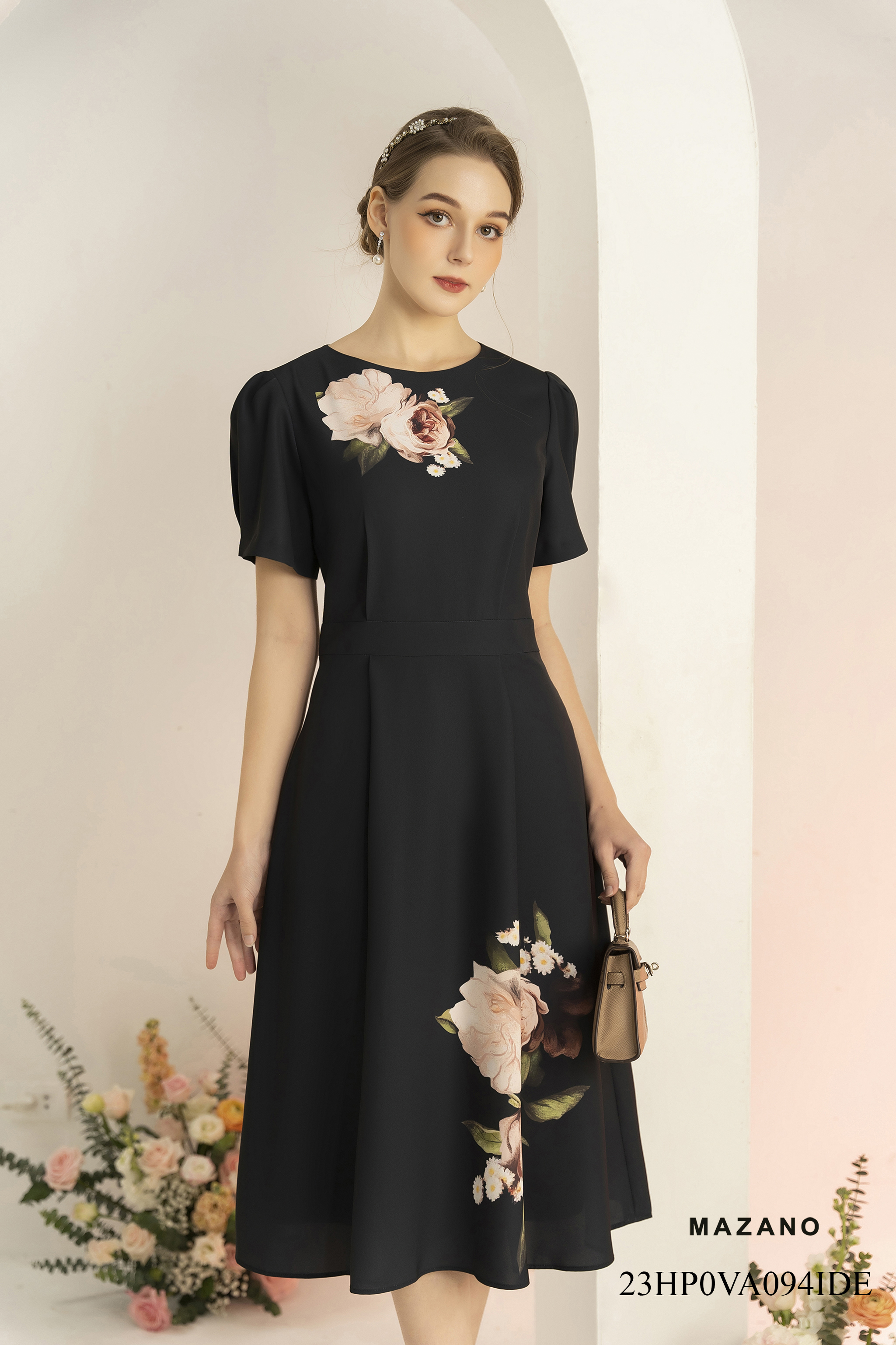 Đầm ôm che eo chân xòe nhẹ in họa tiết hoa nghệ thuật_thumbnail_2