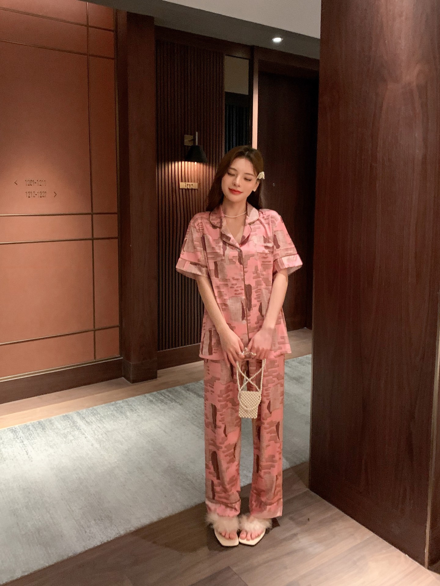 LECOCDAI02 Pijama lụa hồng họa tiết hình khối_thumbnail_4