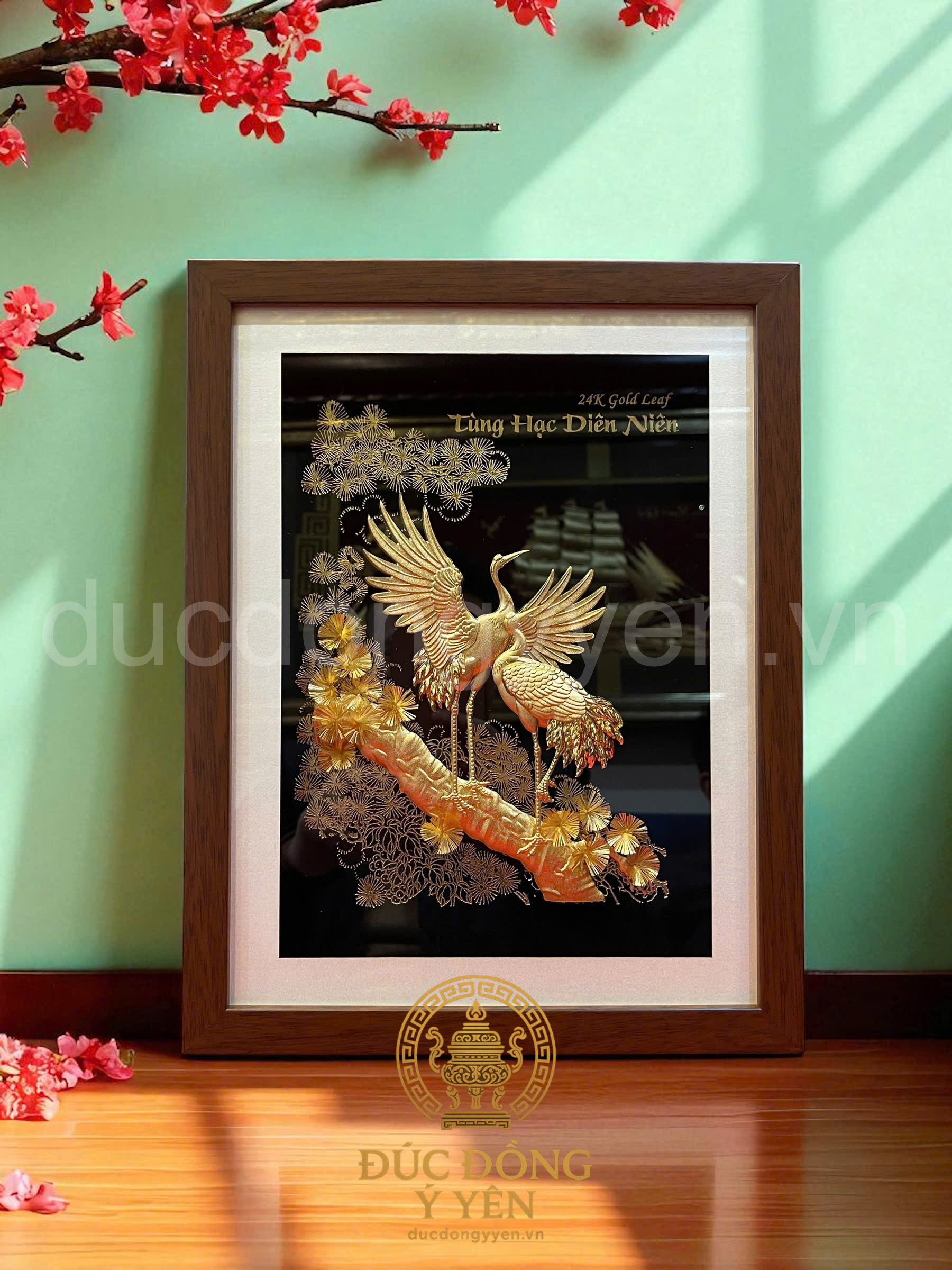 Tranh tùng hạc diên niên mạ vàng 24k kích thước 34CM X 27CM