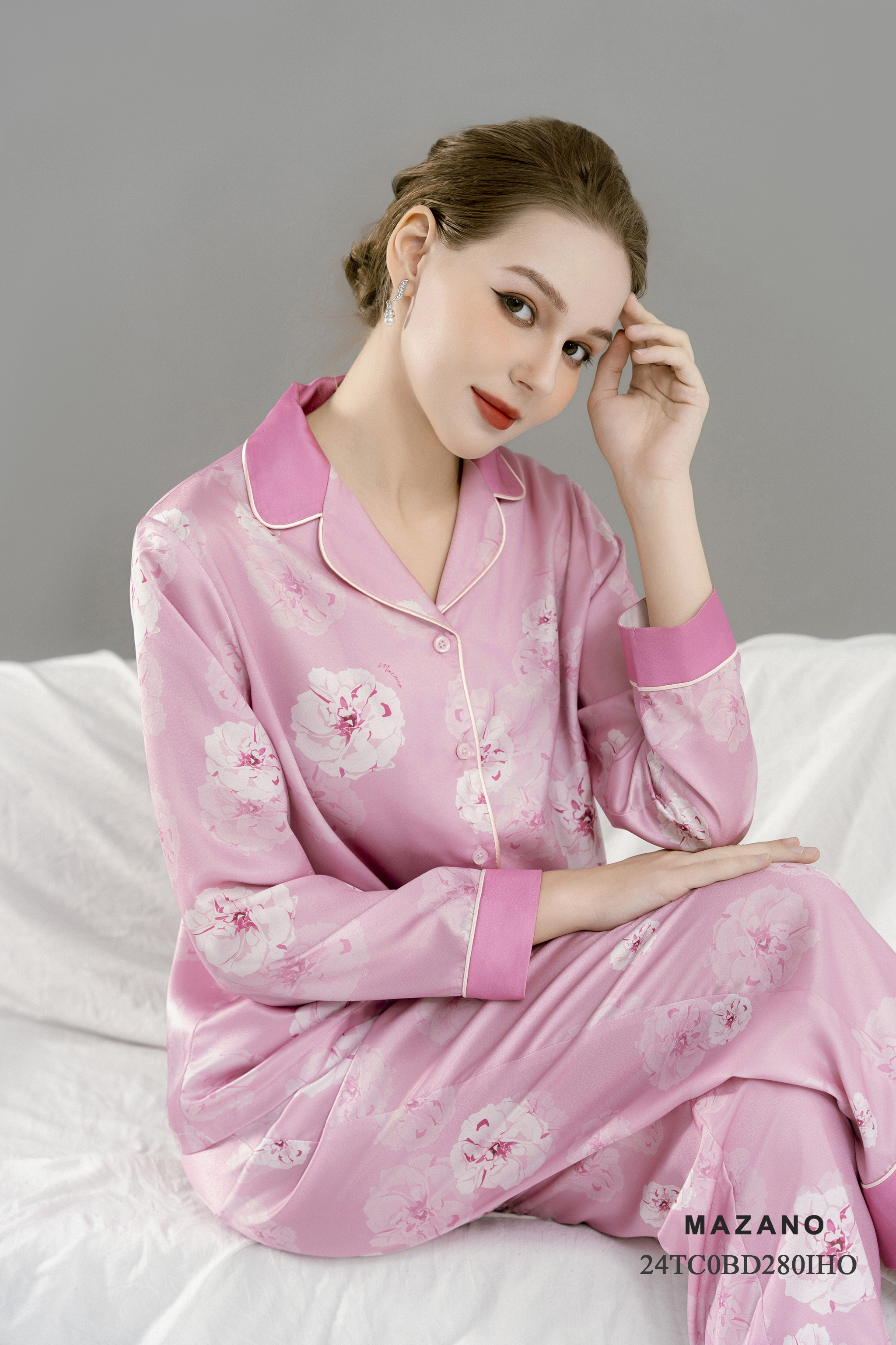 Bộ mặc nhà Vải lụa dày Hoạ tiết hoa  cách điệu Cổ bẻ Tay dài Dài đến đến mắt cá chânBD280IHO_thumbnail_2