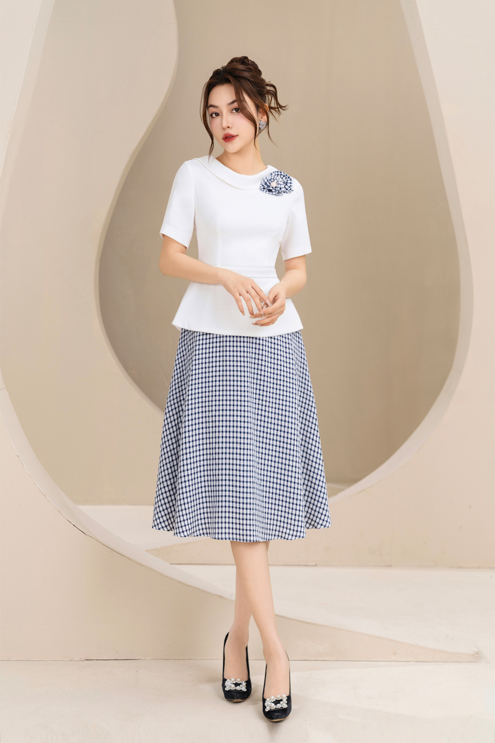 Đầm xoè peplum trắng phối chân váy kẻ_thumbnail_2