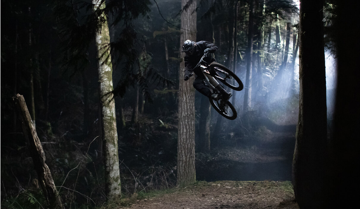 Đi đến những nơi chưa có chiếc xe đạp nào đi tới