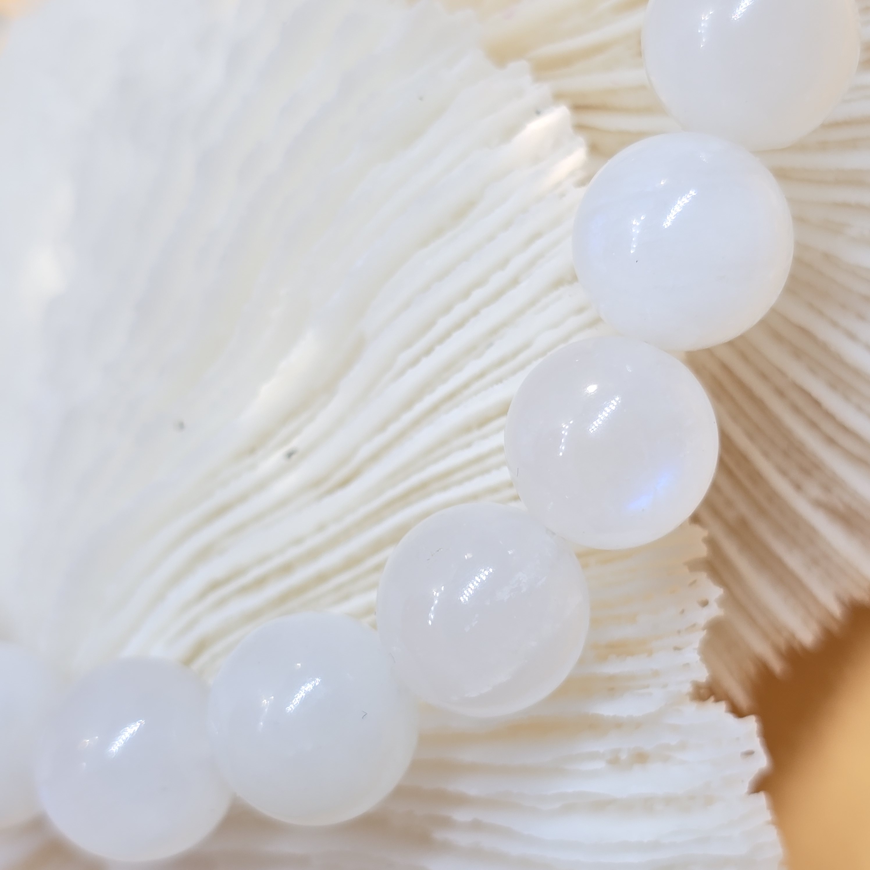 Vòng Đá Mặt Trăng Sữa Milky Moonstone_thumbnail_2
