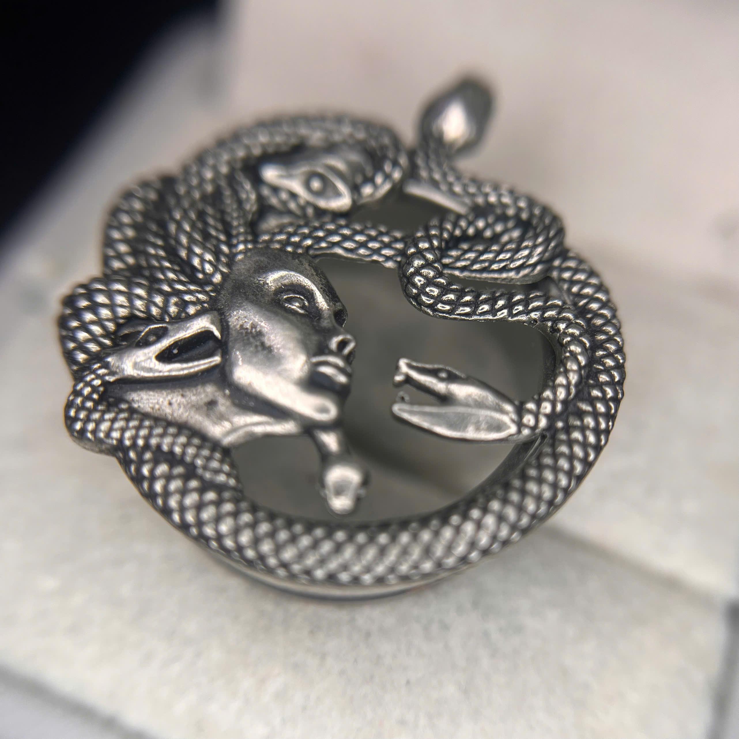 Khuyên nong medusa size 22._thumbnail_2