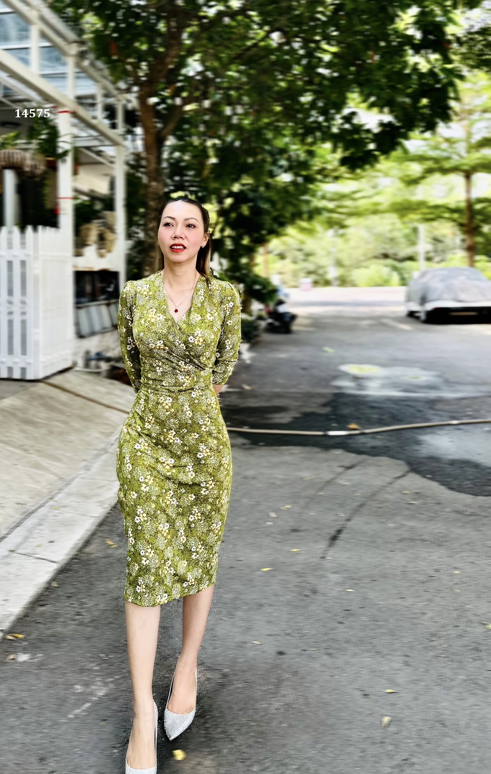 14575-Đầm  body tay lở cổ đắp chéo màu xanh lá mạ (thun in)_thumbnail_0