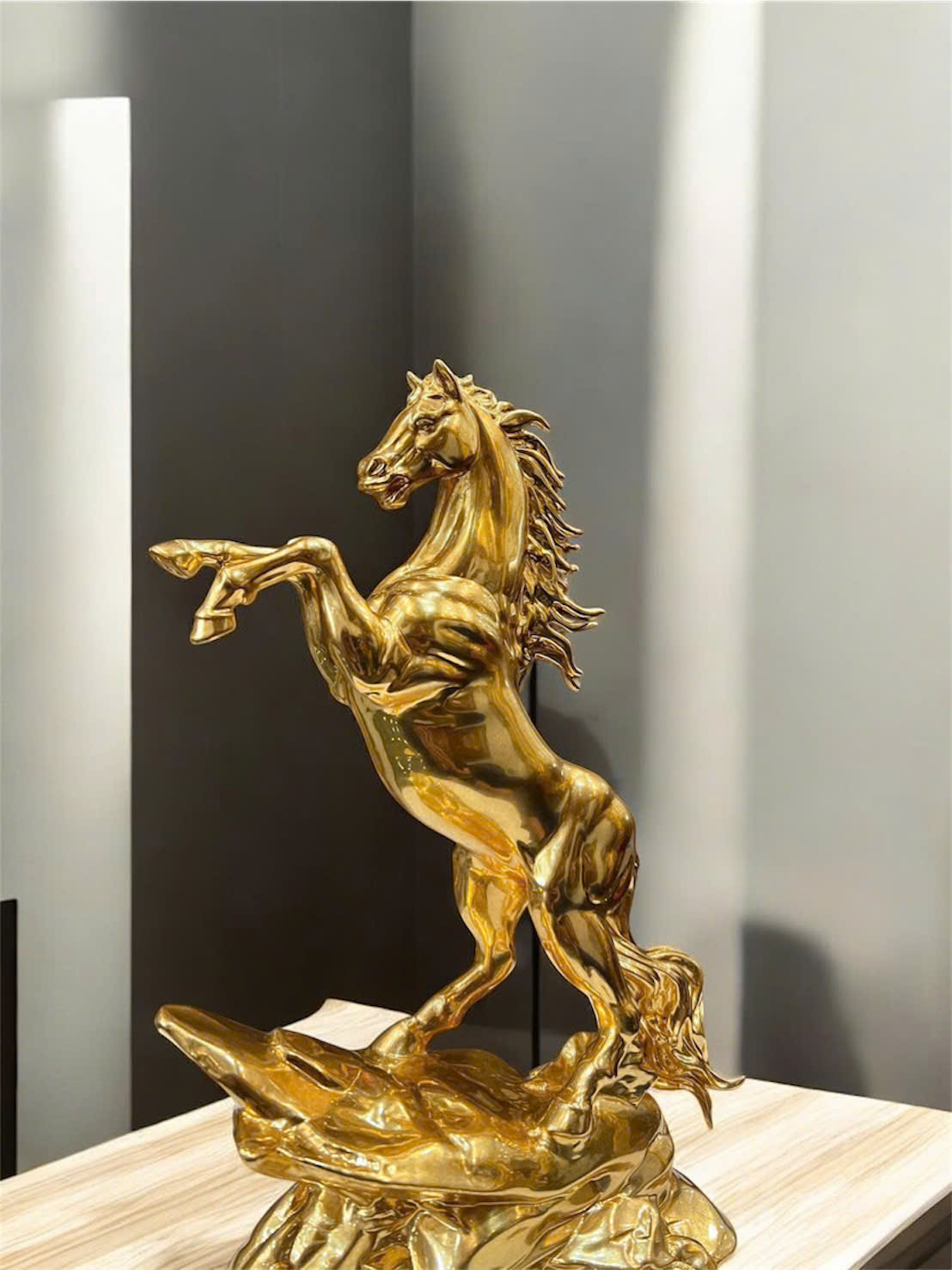 Tượng ngựa hí phong thủy dát vàng 9999_thumbnail_1