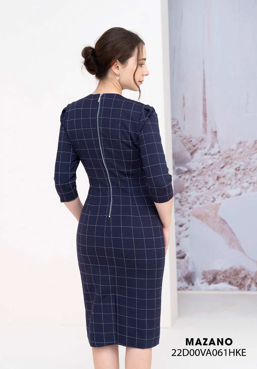 Đầm xanh đen ôm kẻ xếp ly giấu bụng_thumbnail_2