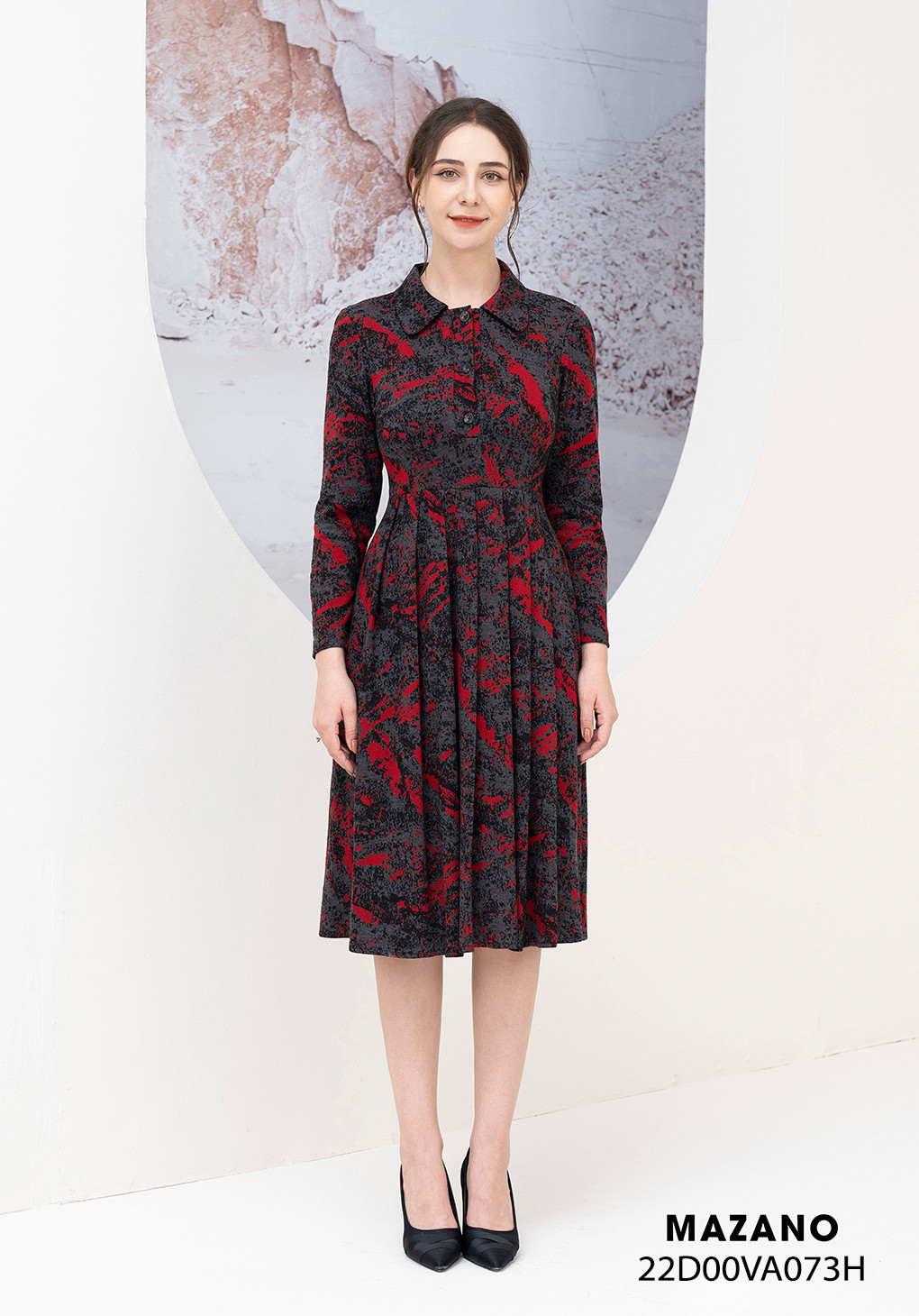 Đầm len họa tiết chân xếp ly cổ nam không chân