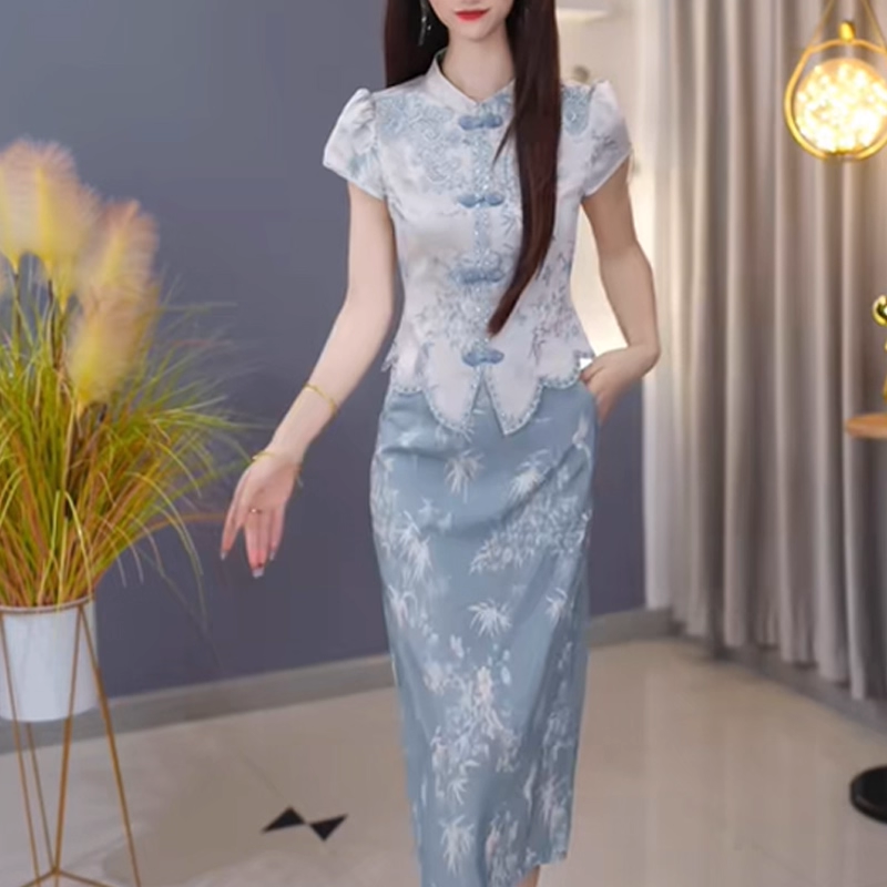 17973-Set áo chân váy lụa 2 da cổ tàu kết nút cách điệu ( lụa 2 da, viền ren,lót)