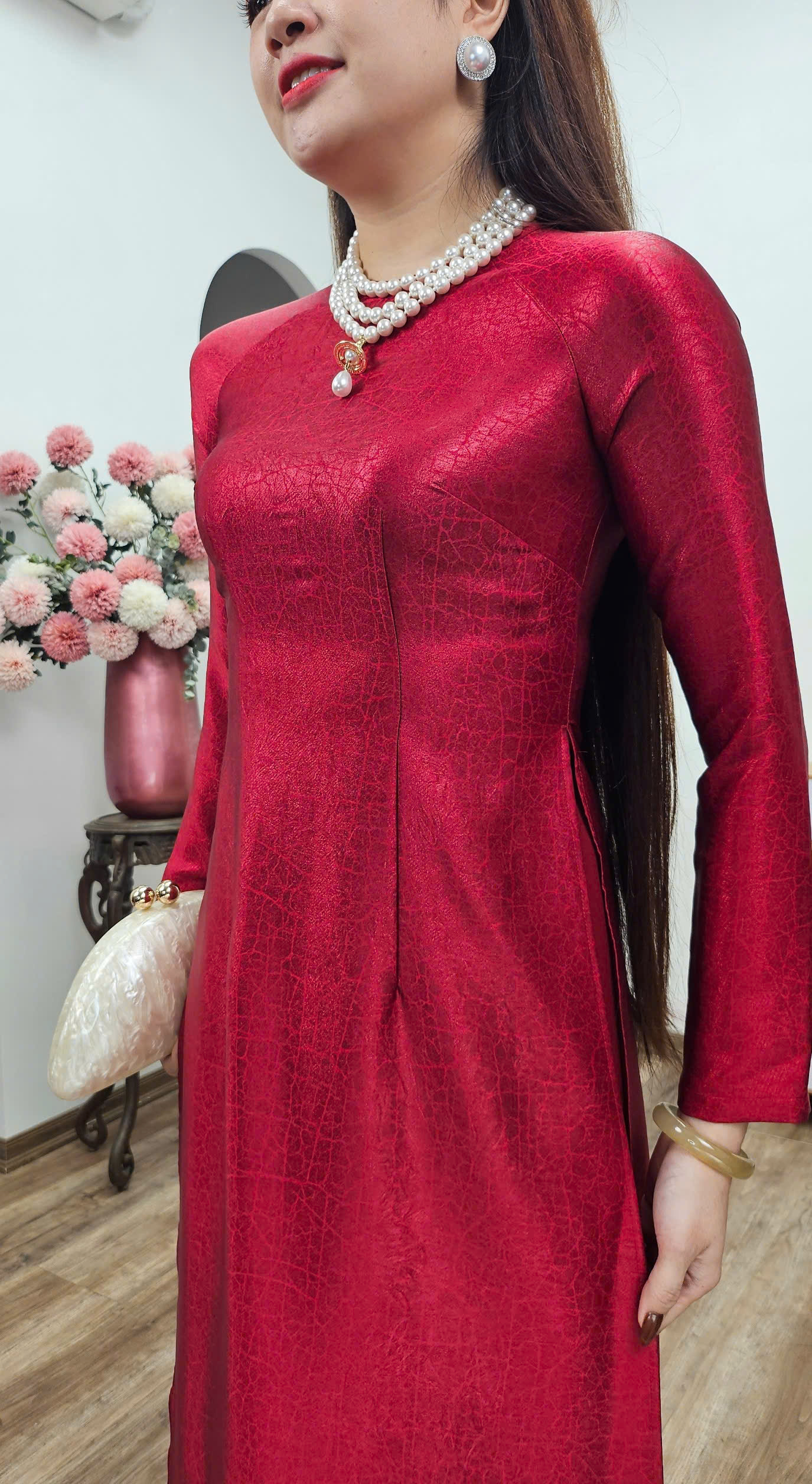 A3175 áo dài cổ khít tay dài lụa dubai sa mạc màu đỏ_thumbnail_3