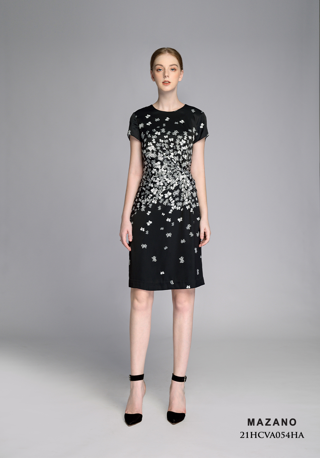 Váy đen họa tiết bướm trắng xoắn eo