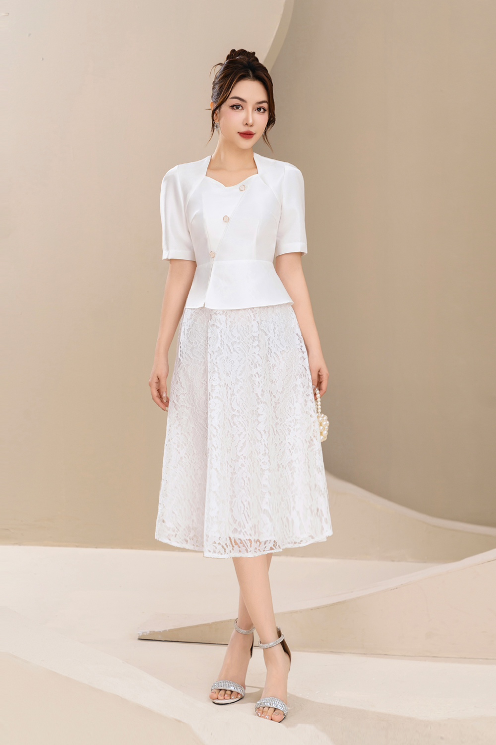 Đầm xoè peplum tafta phối chân váy ren trắng_thumbnail_2