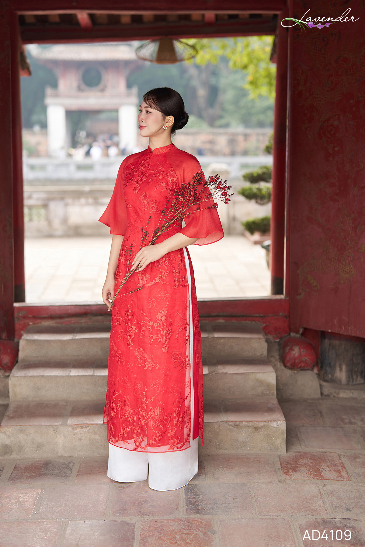 Áo dài tơ thêu hoa màu đỏ AD4109 _thumbnail_2