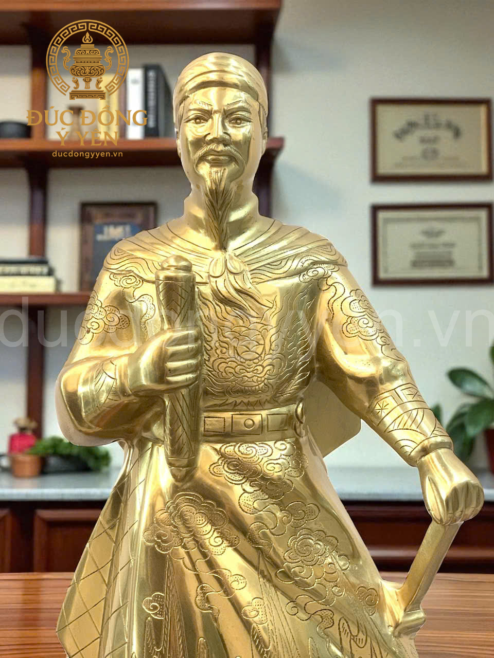 Tượng trần hưng đạo đúc đồng vàng cát tút _thumbnail_1