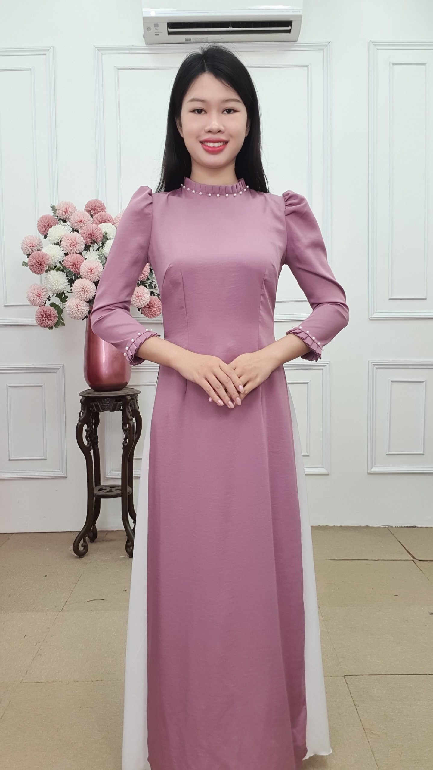 A2051 áo dài lụa tây thi bồng dài nền hồng sen đậm cổ xếp ly