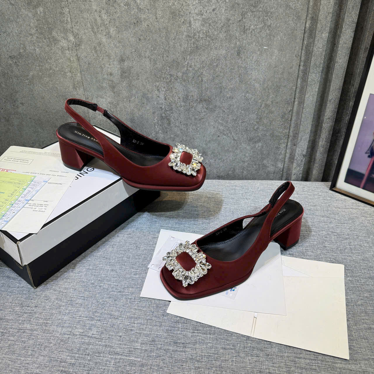 👠🕶️👜🎒….giày Xinjing khoá đá về đen mận 