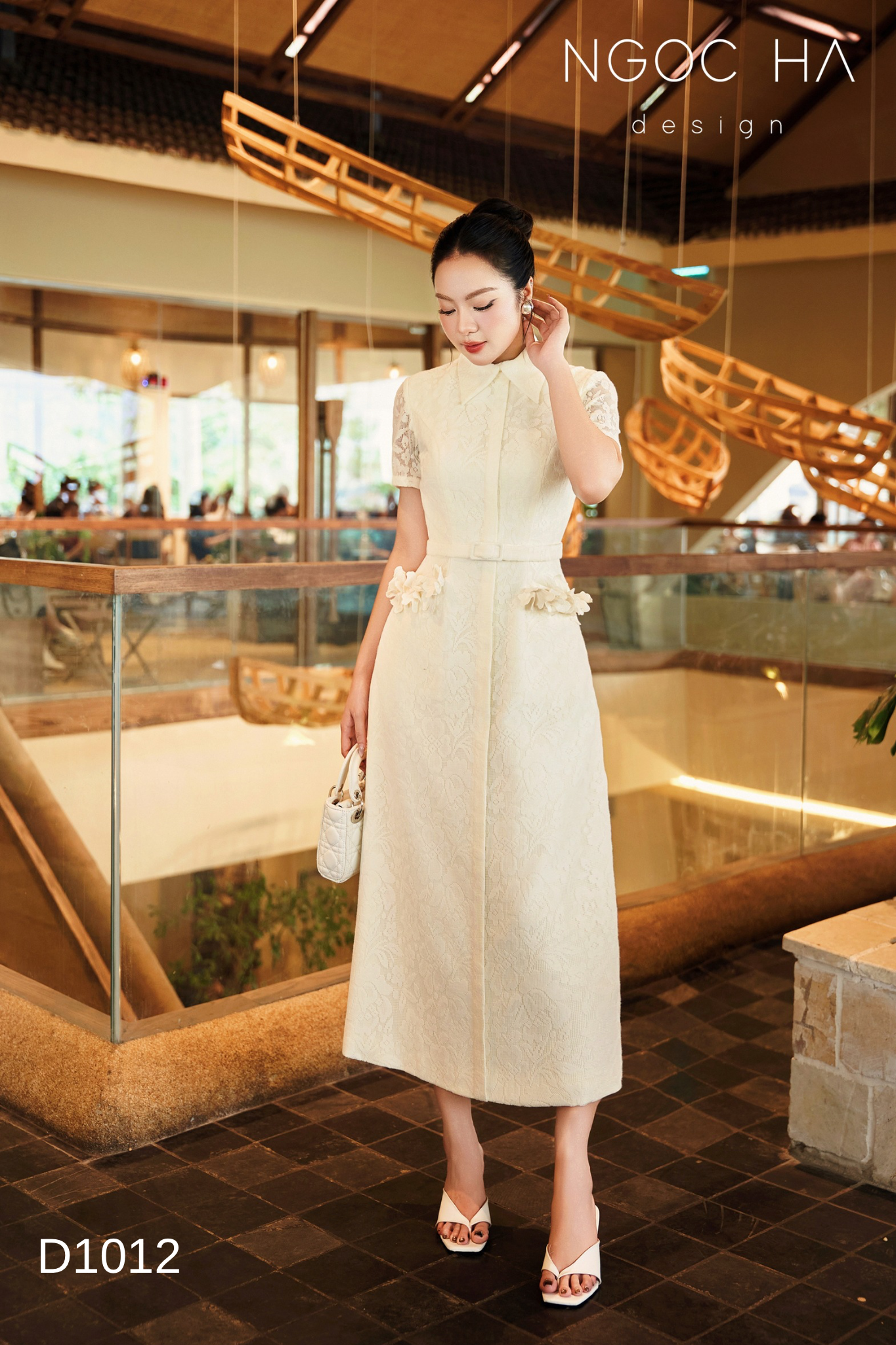 Catherine Dress_ Đầm Ren Đính Hoa Túi Màu Kem D1012