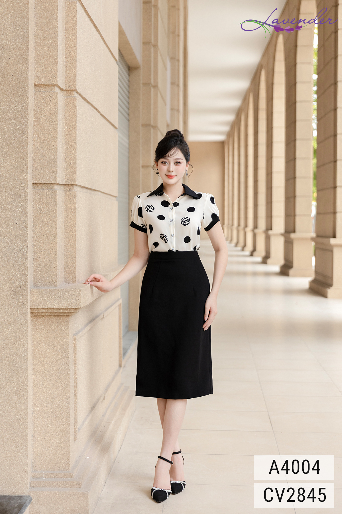 Áo sơ mi trắng họa tiết chấm đen cổ đức tay ngắn A4004