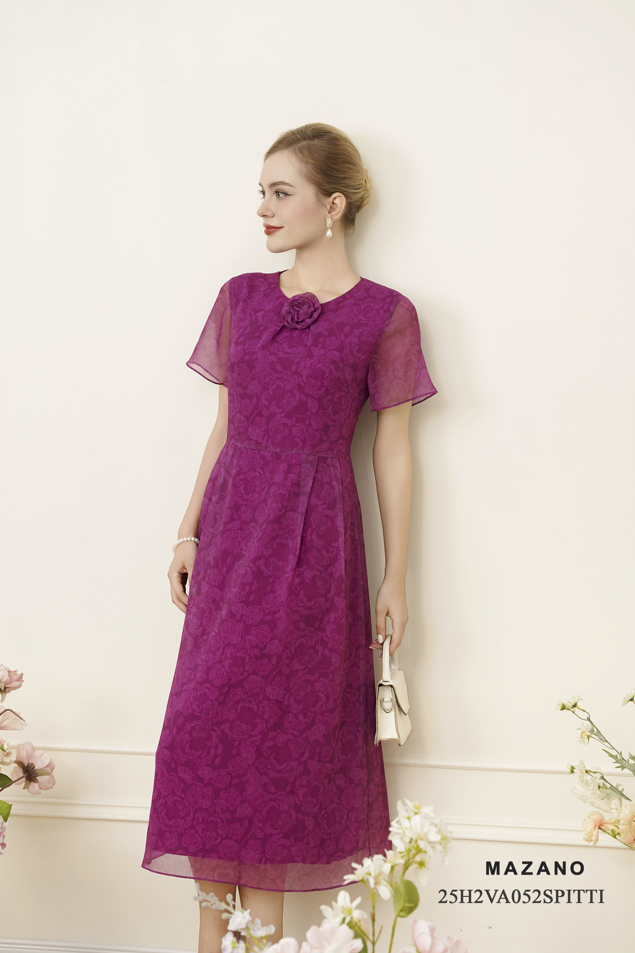 Váy Đầm Ôm Vải voan mỏng Hoạ tiết hoa trà cách điệu Cổ tròn Đính hoa thủ công Tay ngắn Dài qua bắp chân_thumbnail_3