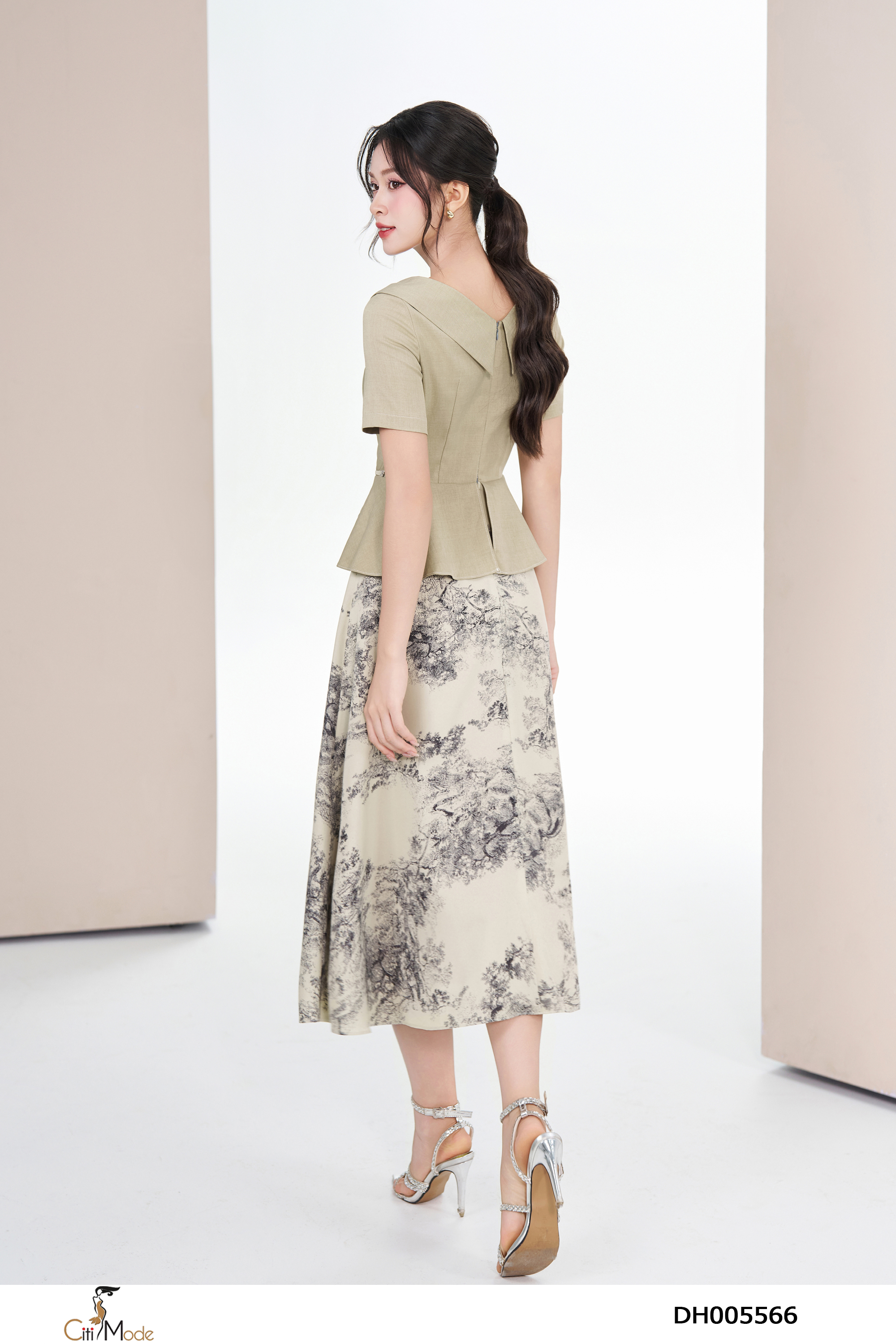 Đầm xòe bơ peplum cổ V cách điệu thắt đai eo