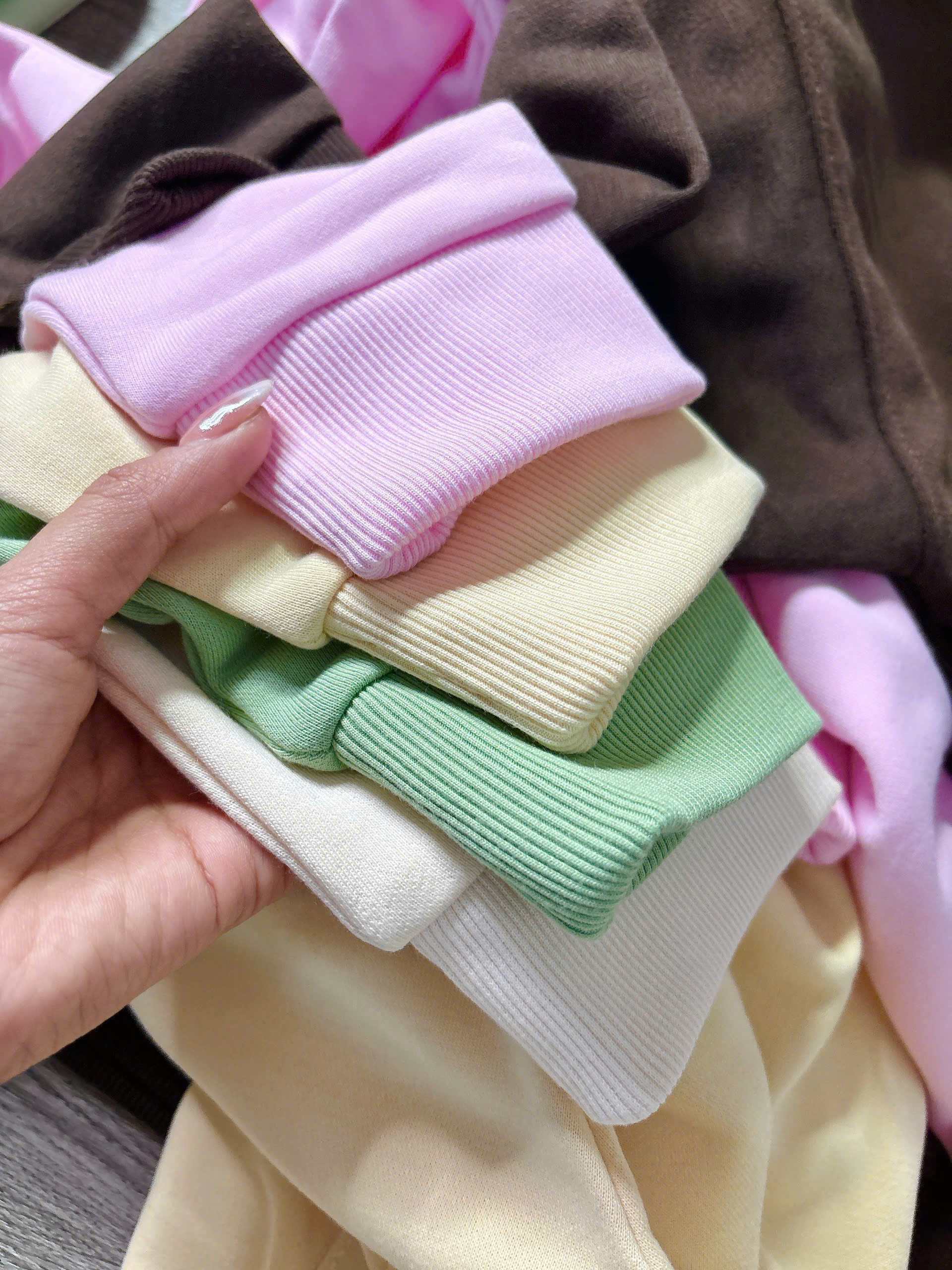 Áo khoác có nón xịn ( KEM )_thumbnail_5