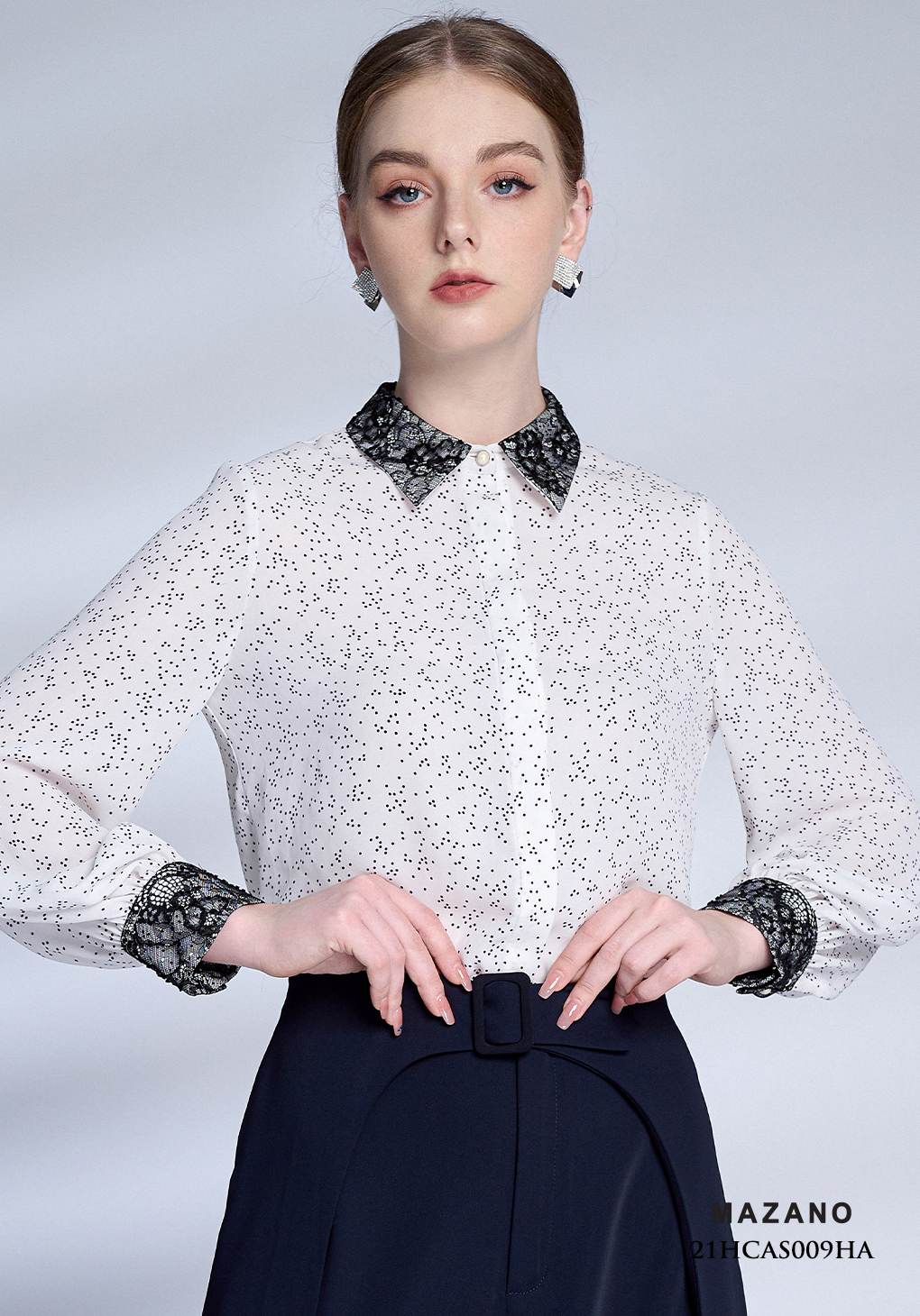 Áo sơ mi trắng chấm bi cổ ren_thumbnail_4