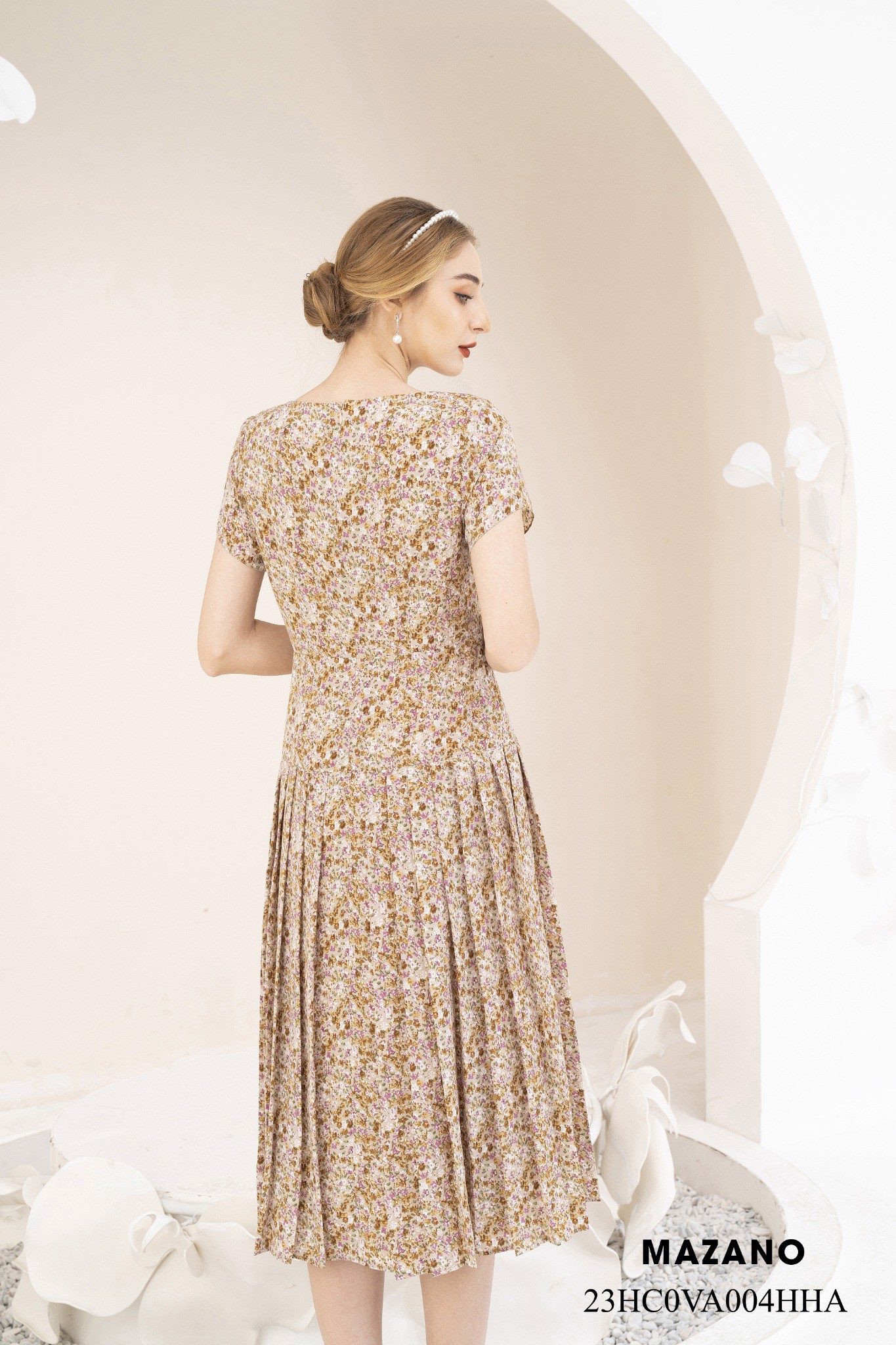 Đầm cổ vuông chân váy xếp ly_thumbnail_3