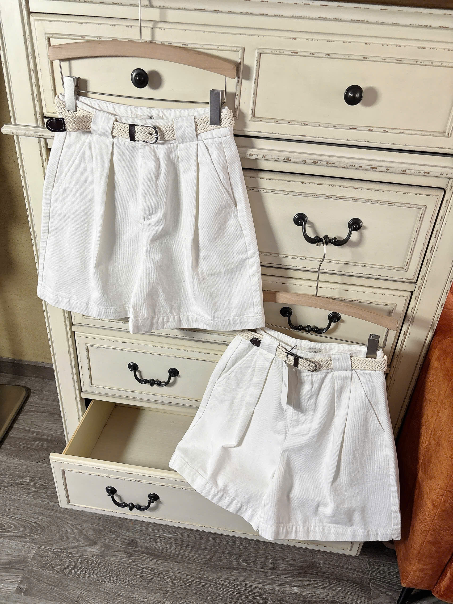 H112 QUẦN NGỐ TRẮNG ( KÈM BELT )_thumbnail_4