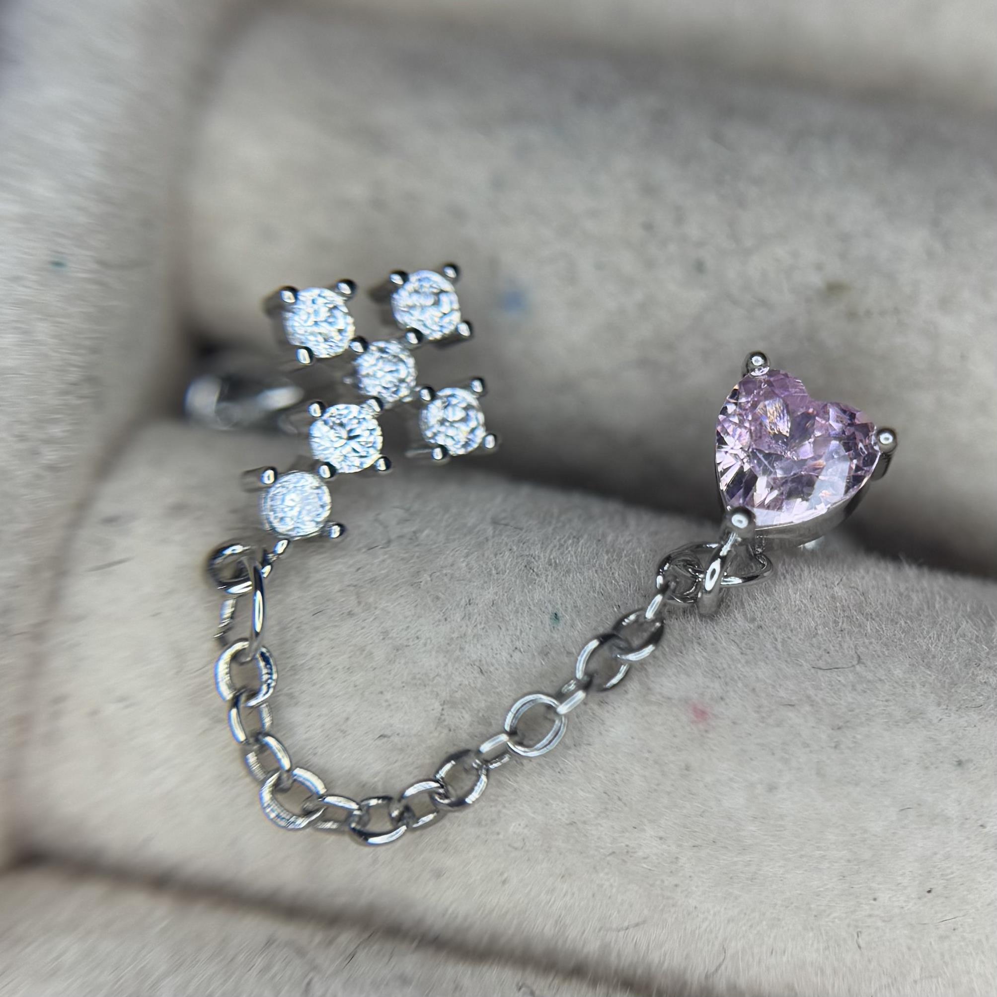 khuyên kiểu xích thánh giá và trái tim hồng_thumbnail_1