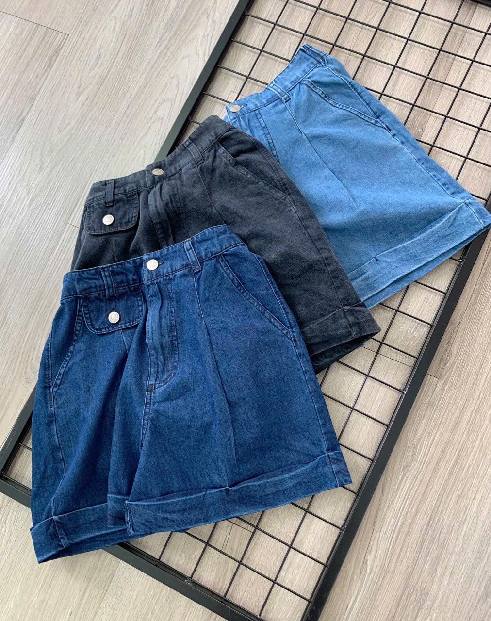 Q23 QUAN NU GAP_thumbnail_1