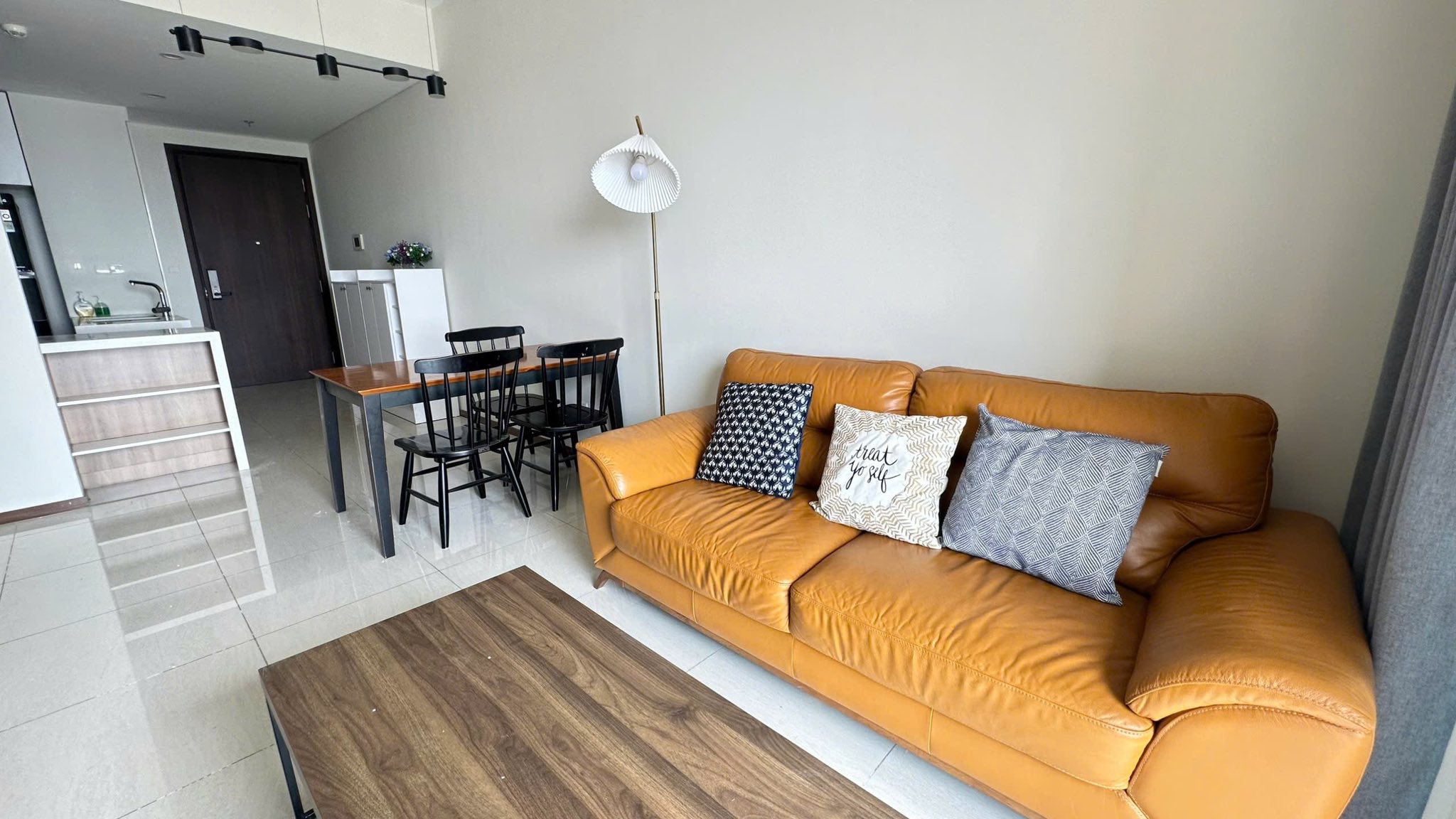 ONE VERANDAH - cần bán căn hộ 2PN, phù hợp cho khách hàng mua đầu tư_thumbnail_2