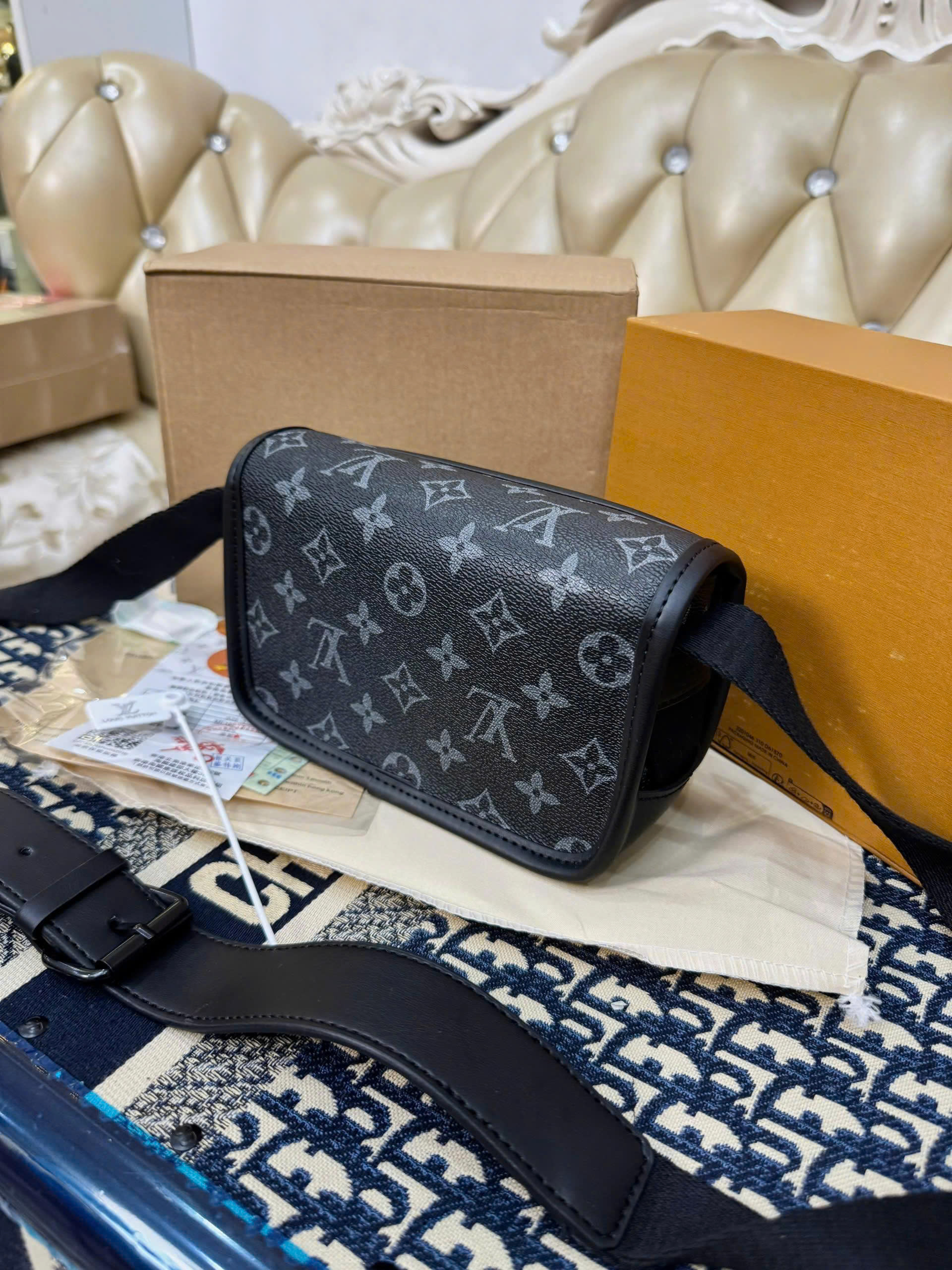 Túi đeo chéo nam Louis Vuitton Bosphore Monogram Eclipse hoa đen_thumbnail_2