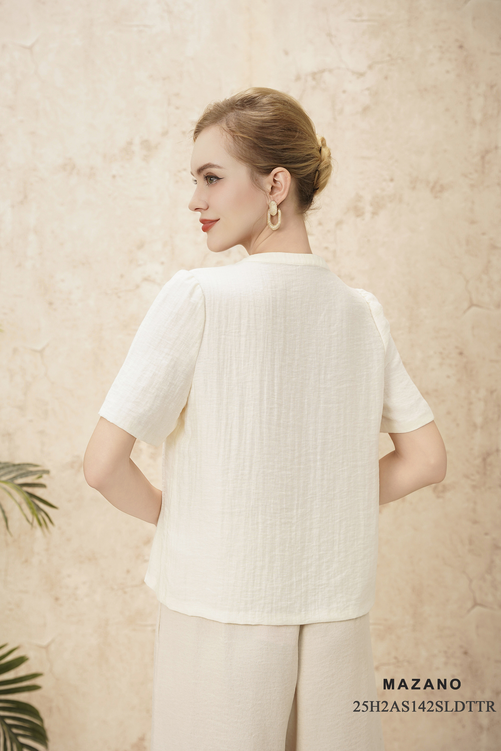 Áo Top Suông Vải linen lụa Thêu họa tiết kết hợp đính trang trí Cổ tàu cách điệu Tay ngắn Dài dưới eo_thumbnail_4