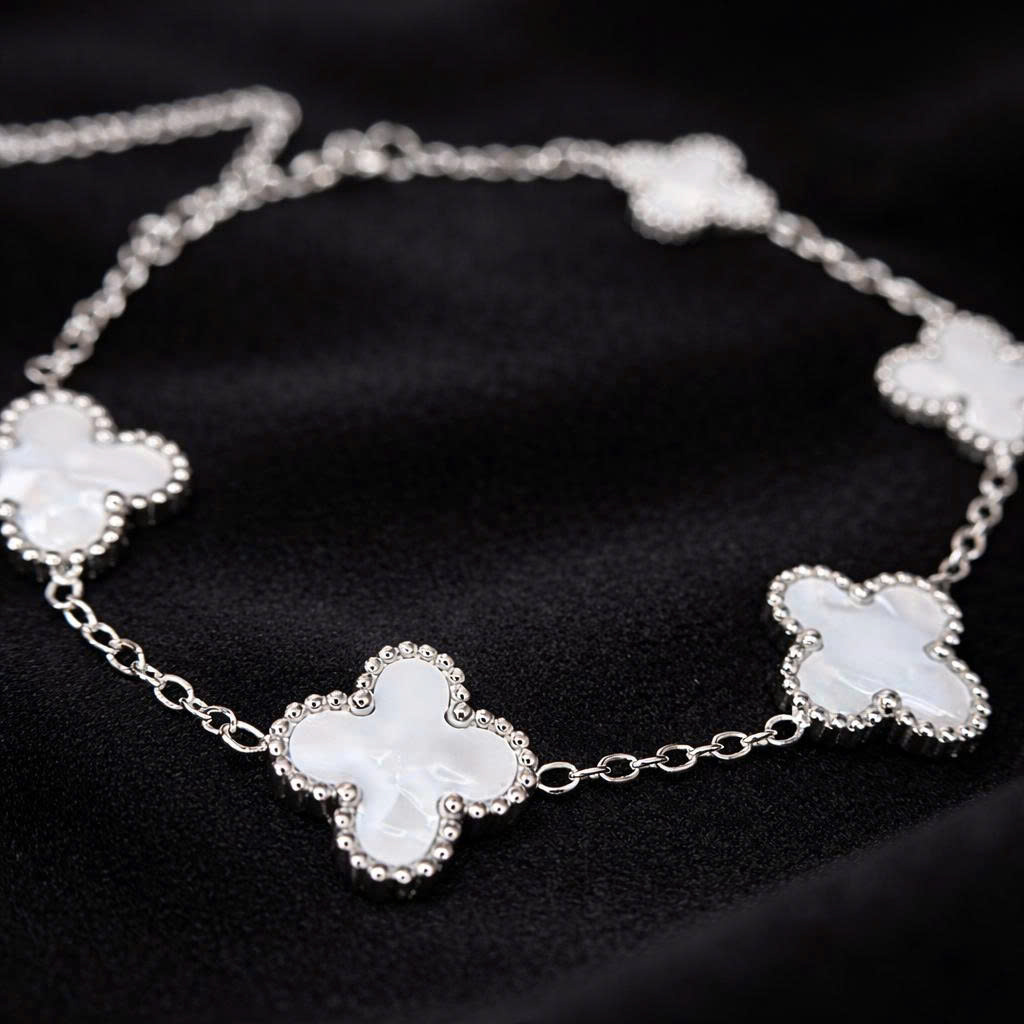 vòng tay van cleef trắng lớn viền bi bạc_thumbnail_3