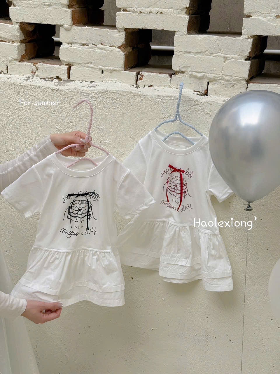 (A48) Áo thun họa tiết dễ thương màu trắng có lớp bèo thời trang bé gái 2025