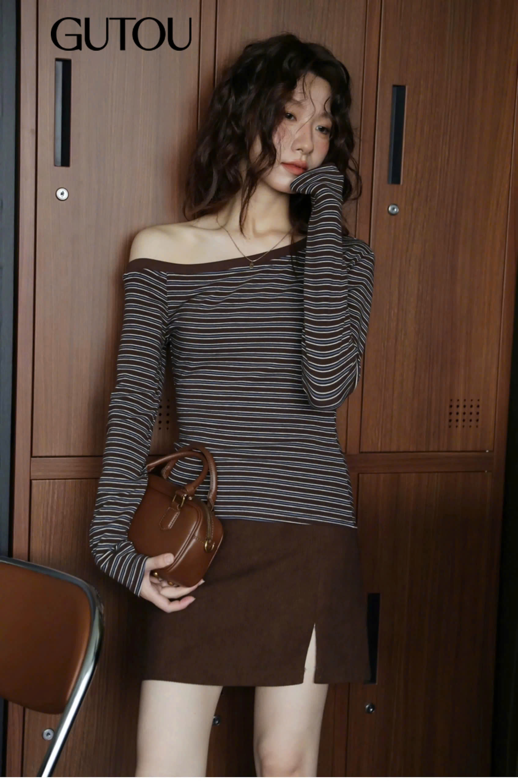 [ GUTOU ] Áo Lệch Vai Sọc Ngang Tay Dài Ôm Body_thumbnail_6