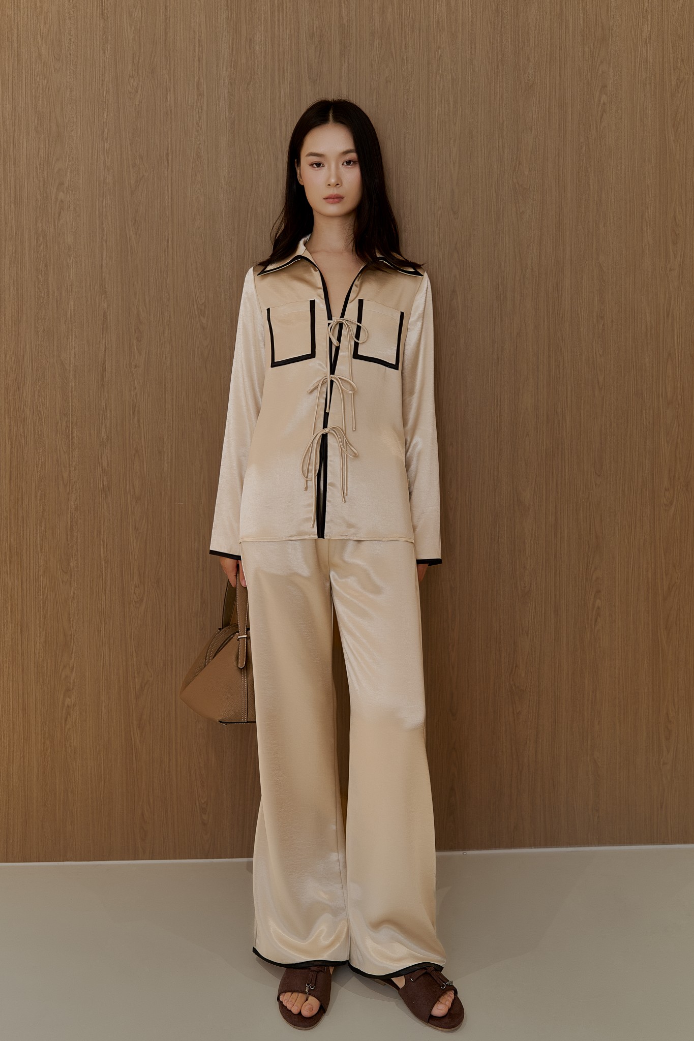 Bộ Lụa 𝑺𝒐𝒇𝒕 𝑯𝒐𝒖𝒓𝒔 áo dài tay, quần dài BN659_thumbnail_3