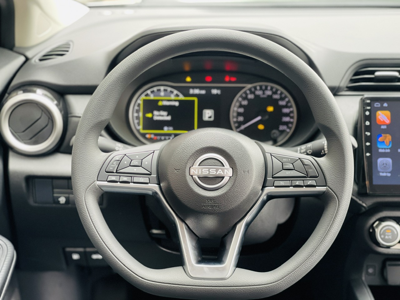 Nissan Almera V_thumbnail_3