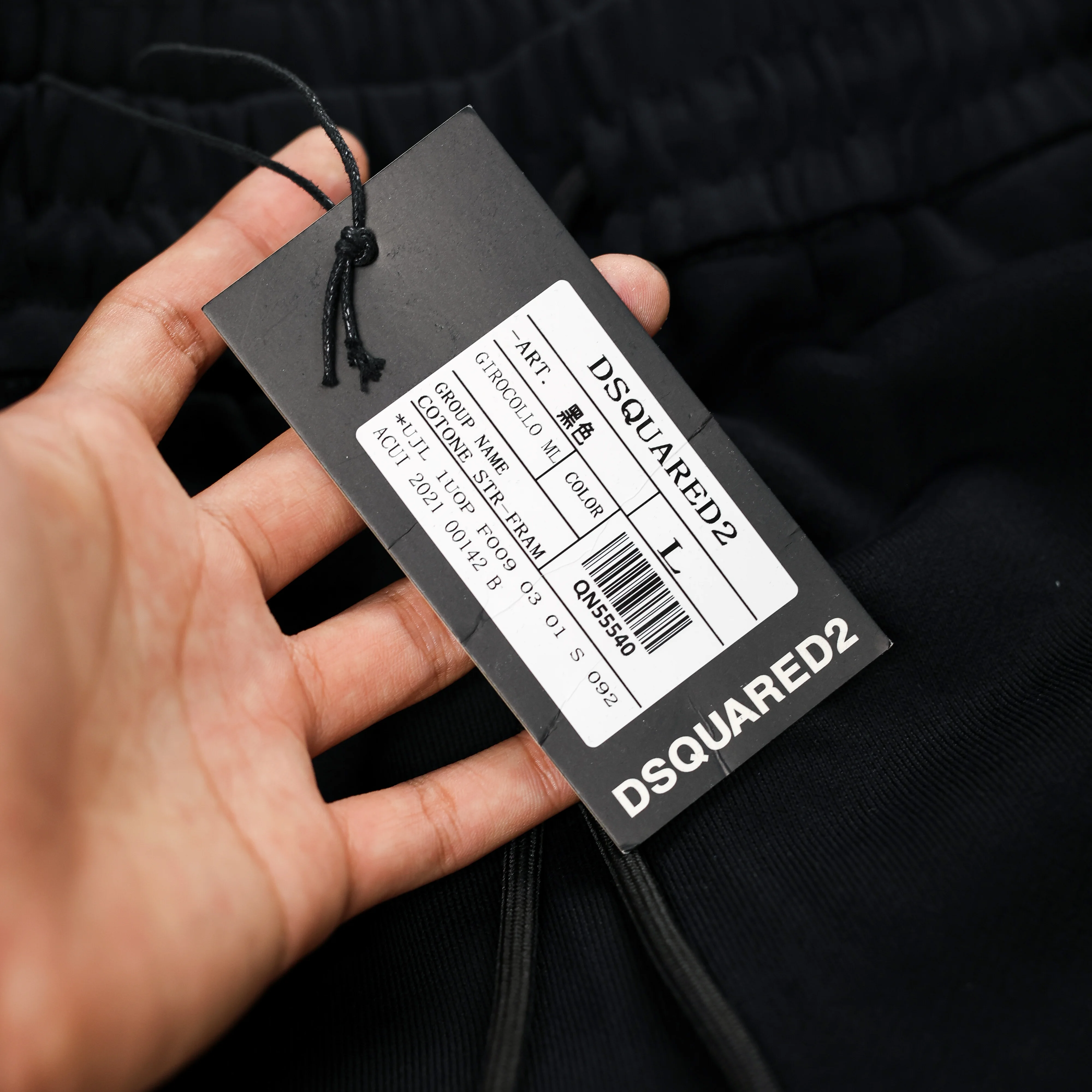 Short DSQ nỉ chữ in trắng_thumbnail_1