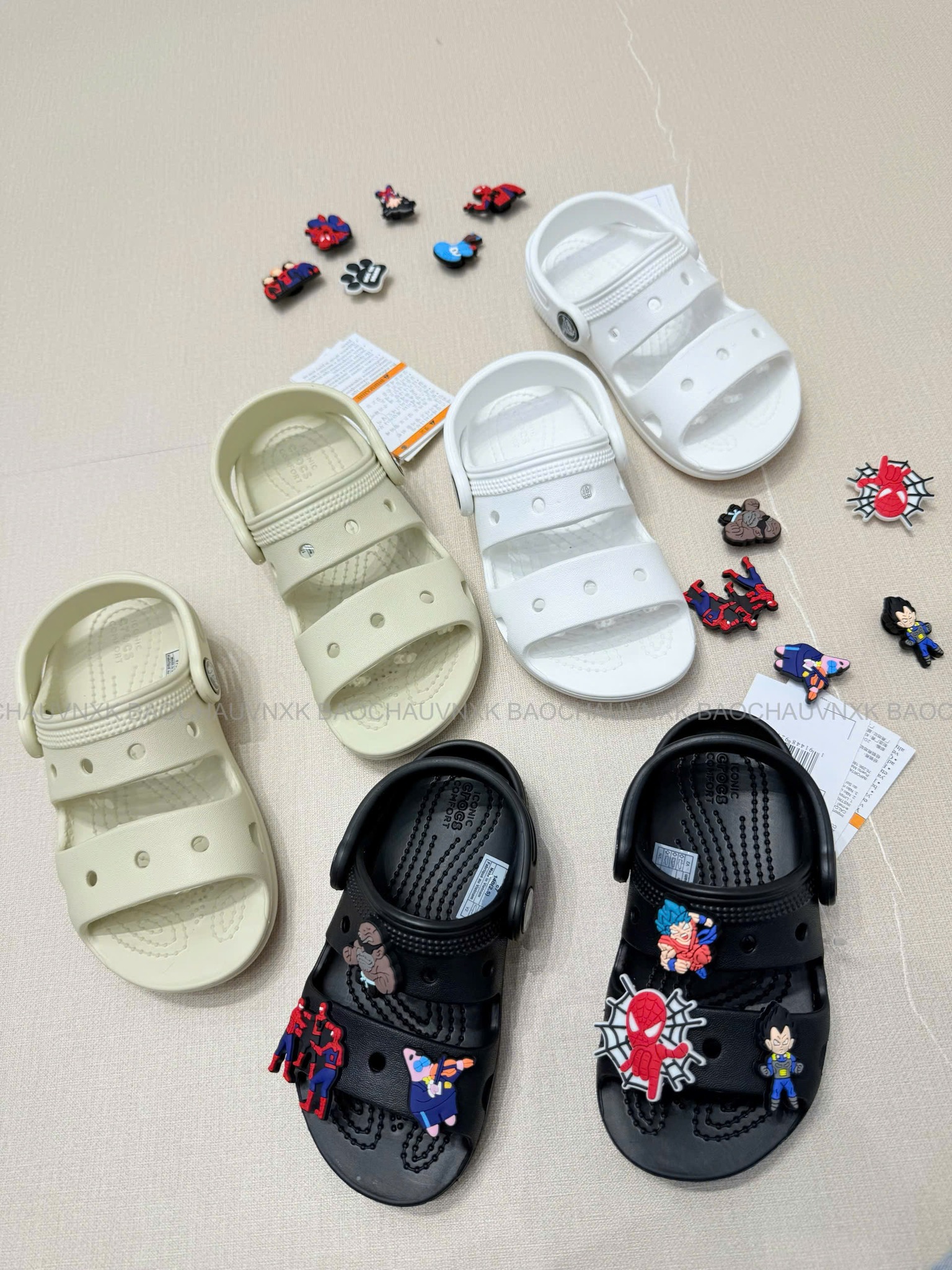 SALE S814  SANDAL  BÉ 3 MÀU (TẶNG 6 CHARM)_thumbnail_1
