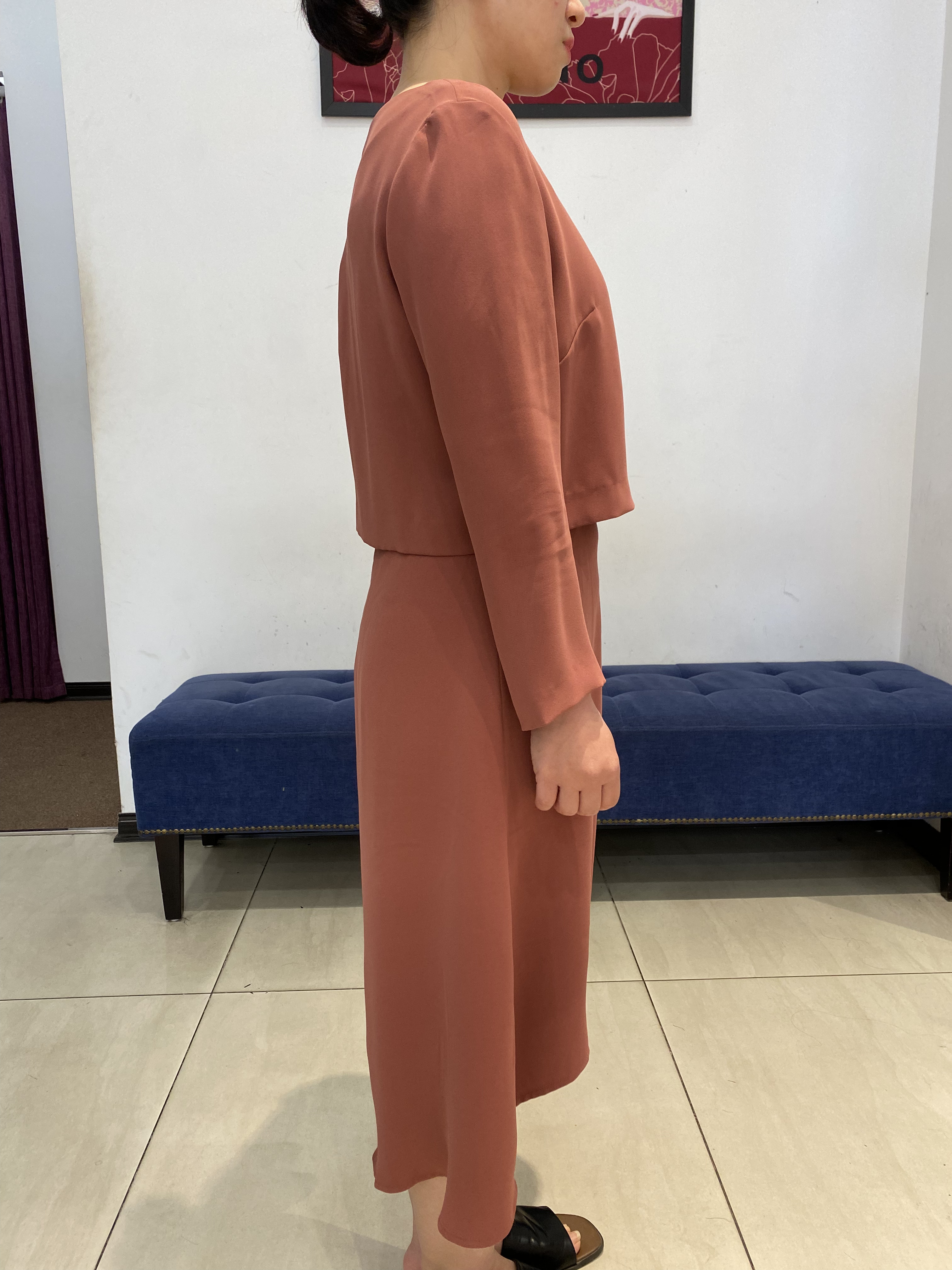 Áo nâu croptop dài tay cổ tròn_thumbnail_3