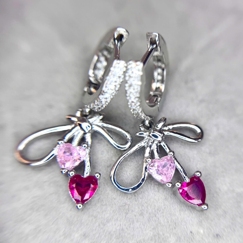 Khuyên vòng kiểu nơ rơi đá hồng size 10