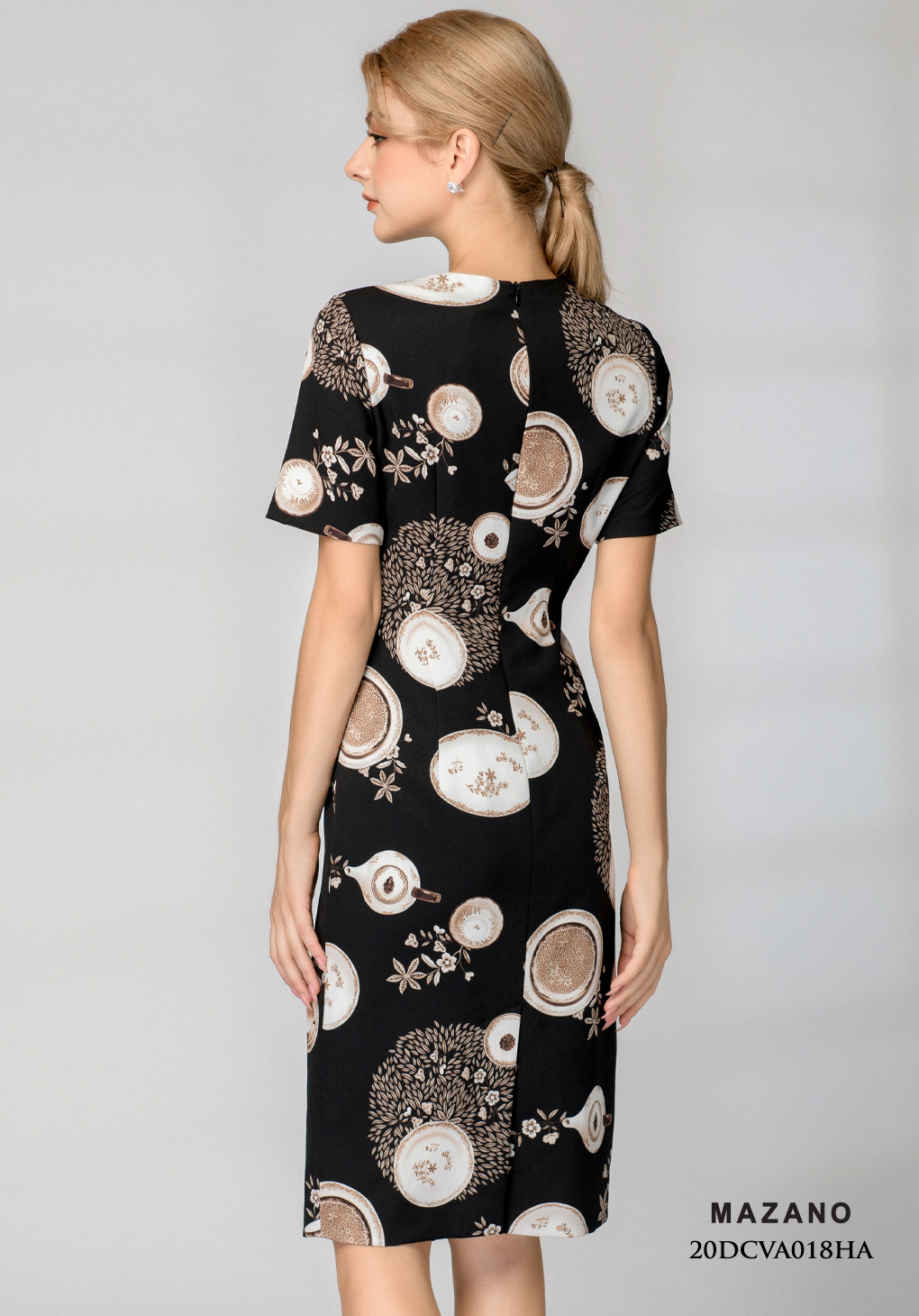 Đầm đen ôm xếp ly eo họa tiết in_thumbnail_3