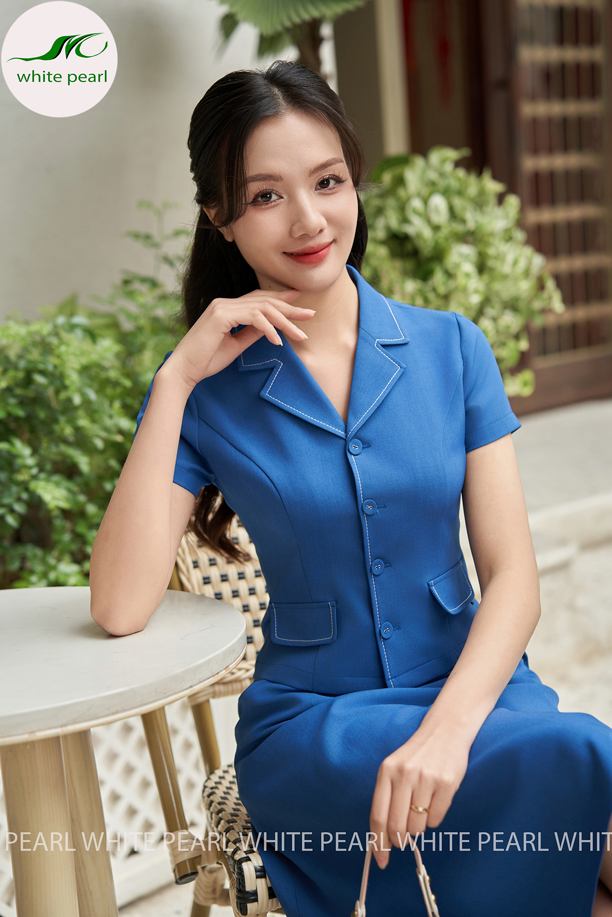 Áo ký giả cổ K đột chỉ kèm chân váy xòe thời trang công sở cao cấp White Pearl AK2401_thumbnail_5